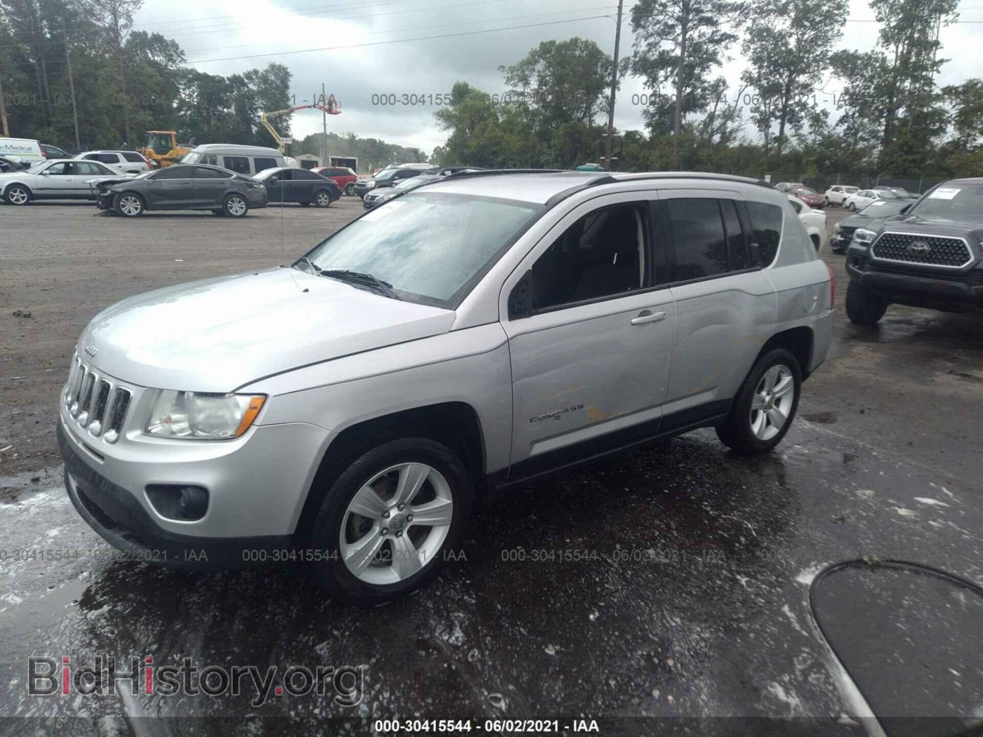 2011 JEEP COMPASS - VIN: 1J4NT1FA4BD175540 - Фото 2