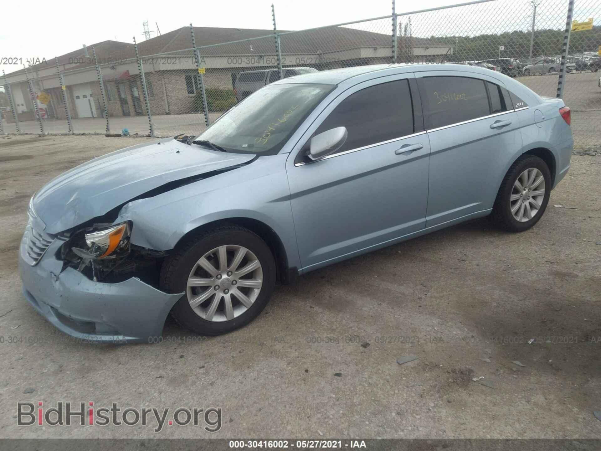 2013 CHRYSLER 200 - VIN: 1C3CCBBB9DN550695 - Фото 2