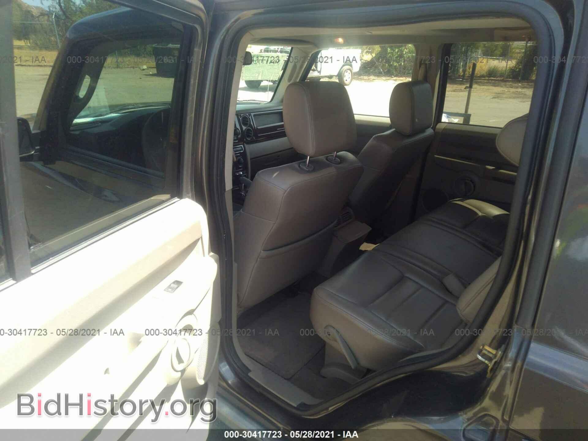 2006 JEEP COMMANDER - VIN: 1J8HH48NX6C106961 - Photo 8