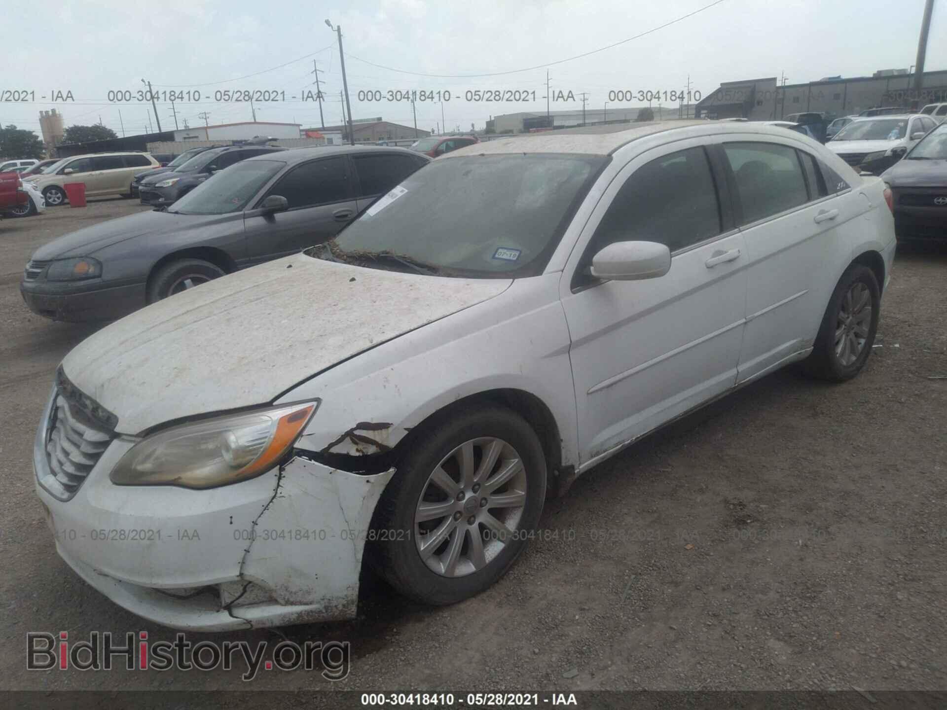 2013 CHRYSLER 200 - VIN: 1C3CCBBG5DN678718 - Фото 2
