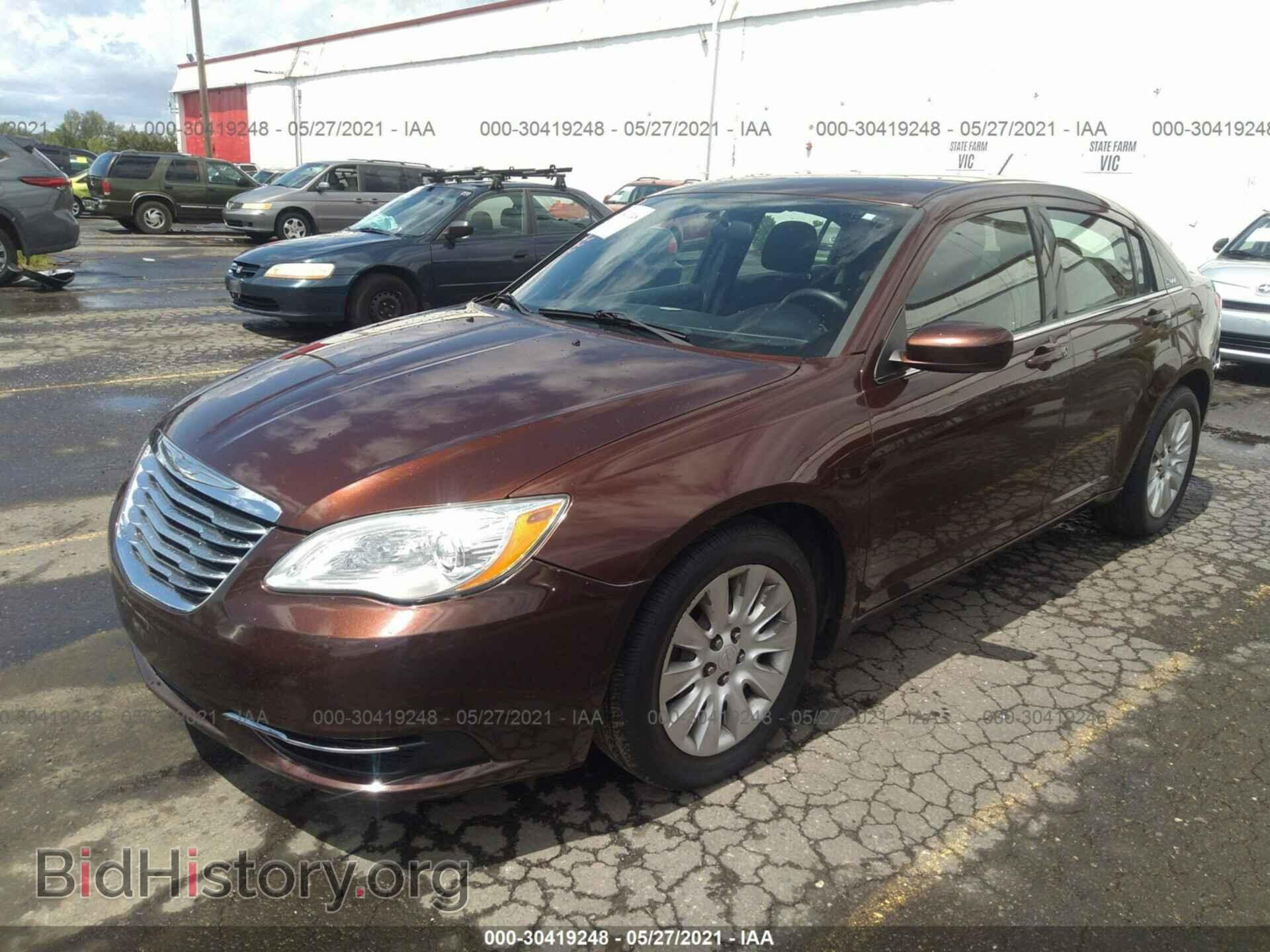 2012 CHRYSLER 200 - VIN: 1C3CCBAB0CN273905 - Фото 2