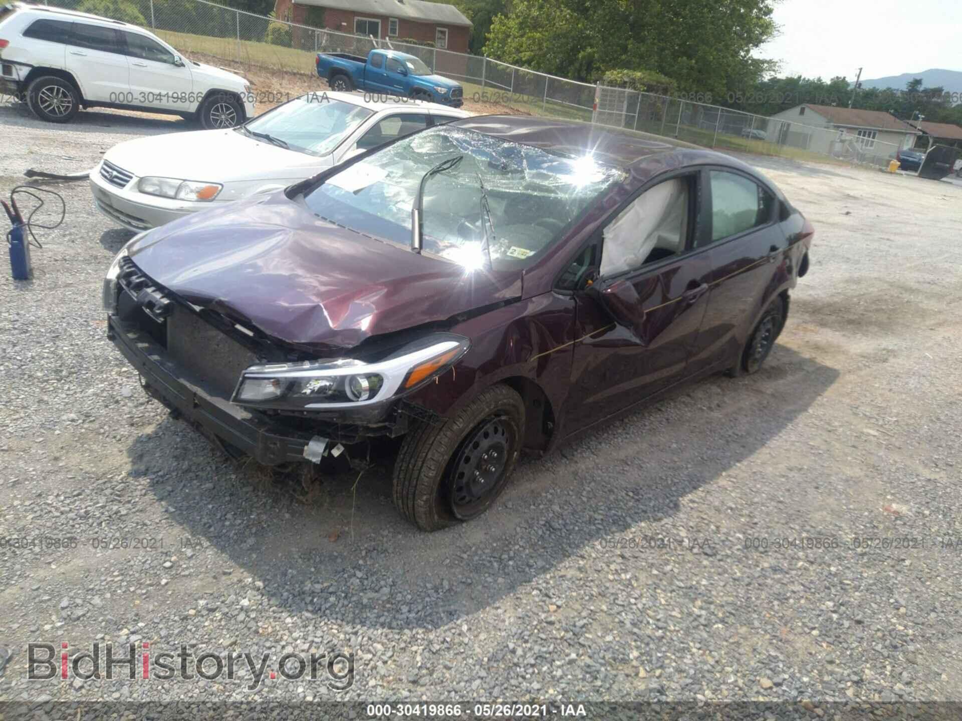 2017 KIA FORTE - VIN: 3KPFK4A78HE028350 - Photo 2