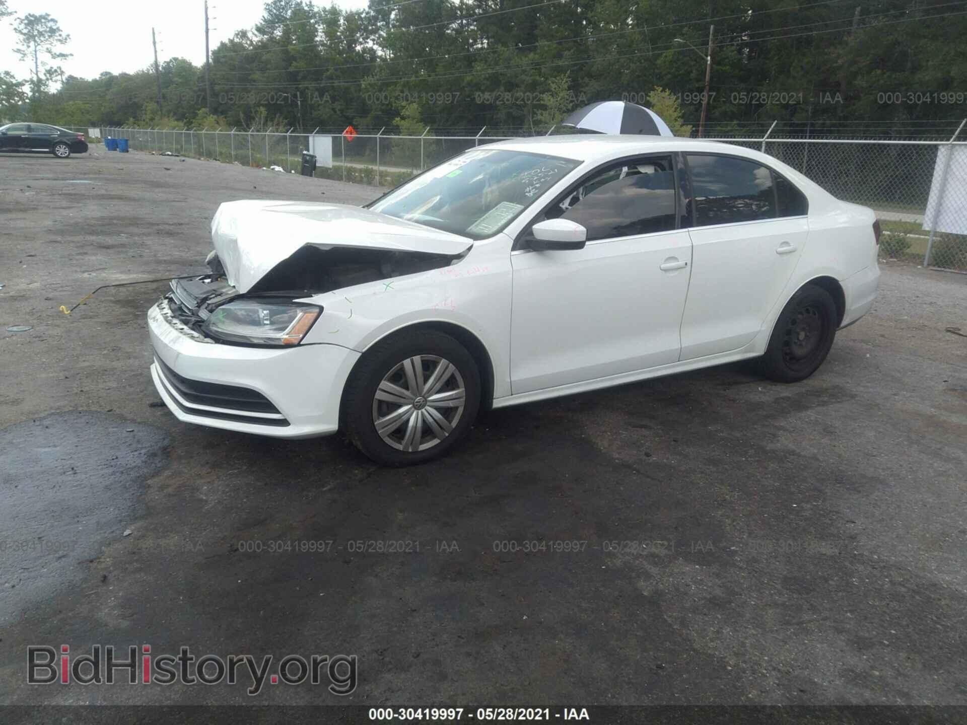 2017 VOLKSWAGEN JETTA - VIN: 3VW2B7AJ7HM332803 - Фото 2