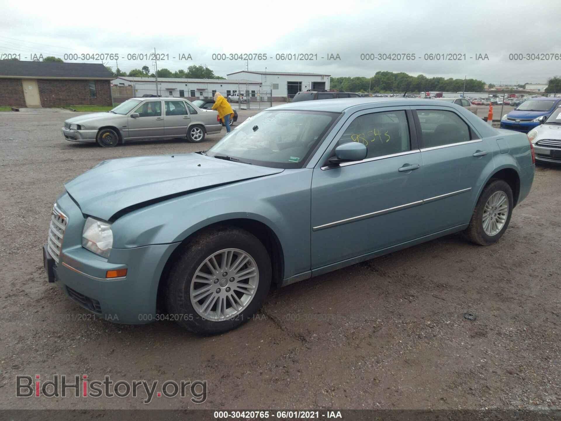 2008 CHRYSLER 300 - VIN: 2C3KA53G78H269183 - Фото 2