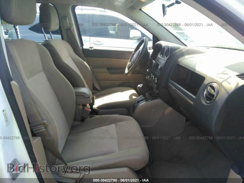 2011 Jeep COMPASS (VIN 1J4NT1FA8BD159826) — photo 5 of 11