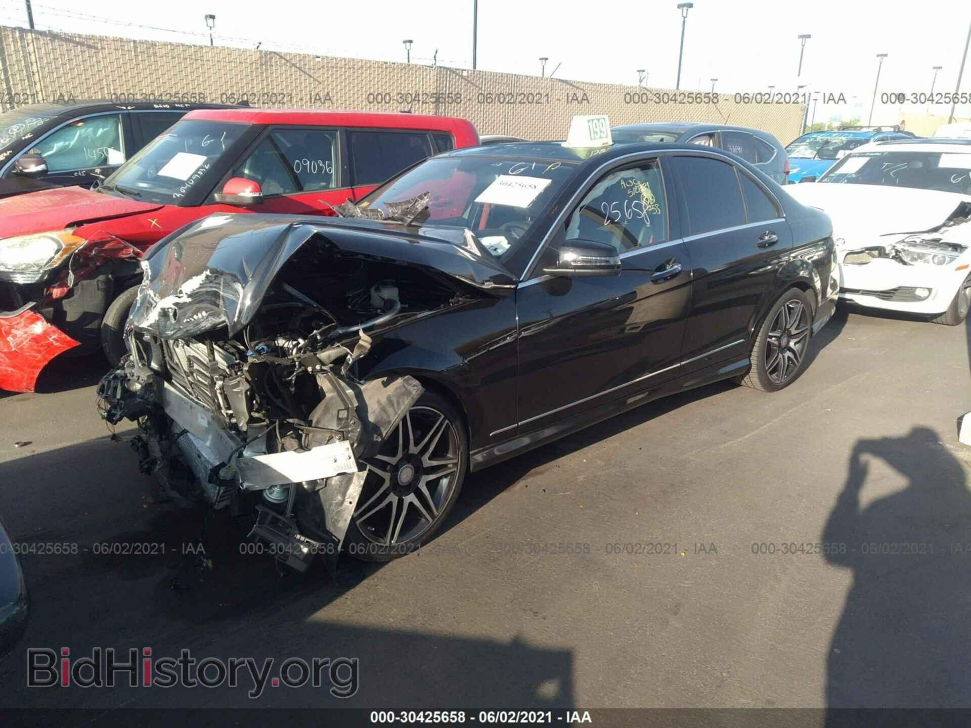 2014 MERCEDES-BENZ C-CLASS - VIN: WDDGF4HB5EA921194 - Фото 2