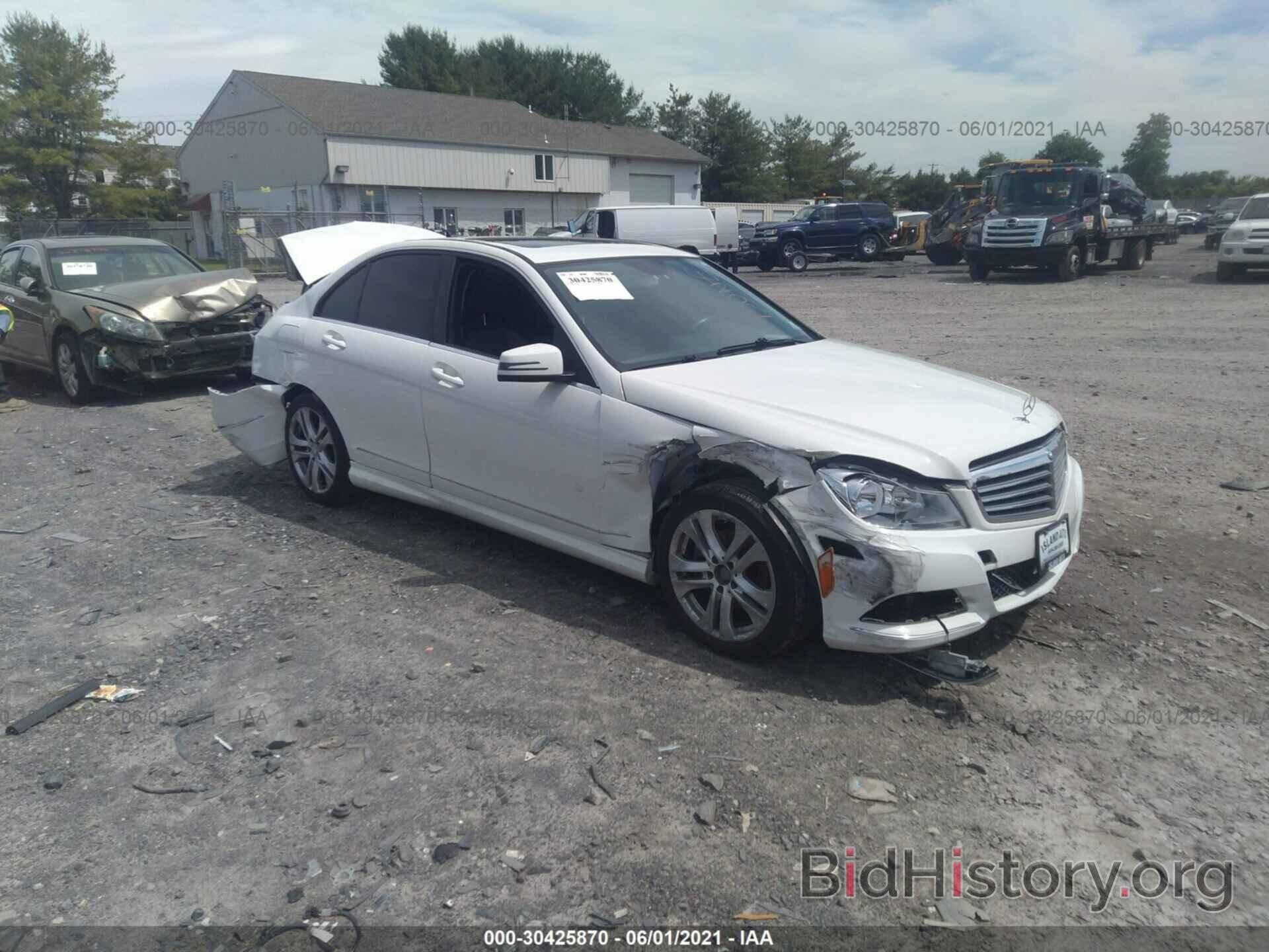 Photo WDDGF8BB4CA690334 - MERCEDES-BENZ C-CLASS 2012