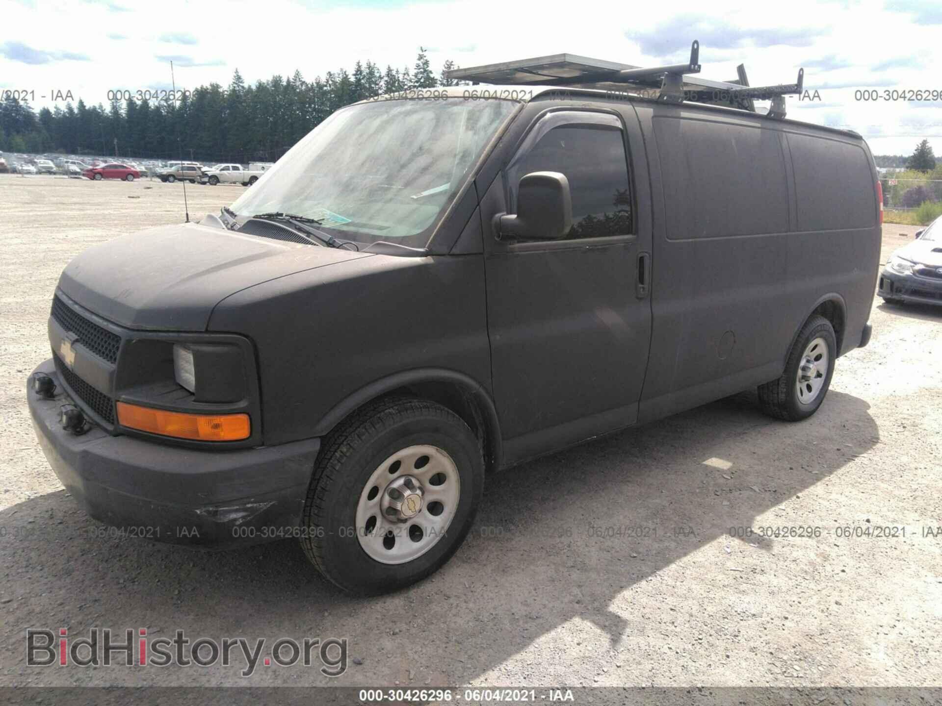 2014 CHEVROLET EXPRESS CARGO VAN - VIN: 1GCSGAFX8E1106082 - Photo 2