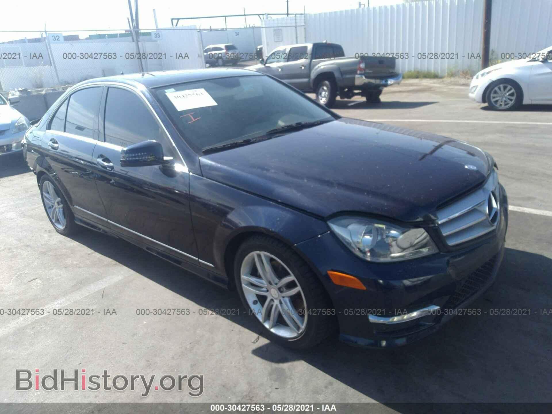 Photo WDDGF4HB3DA785663 - MERCEDES-BENZ C-CLASS 2013