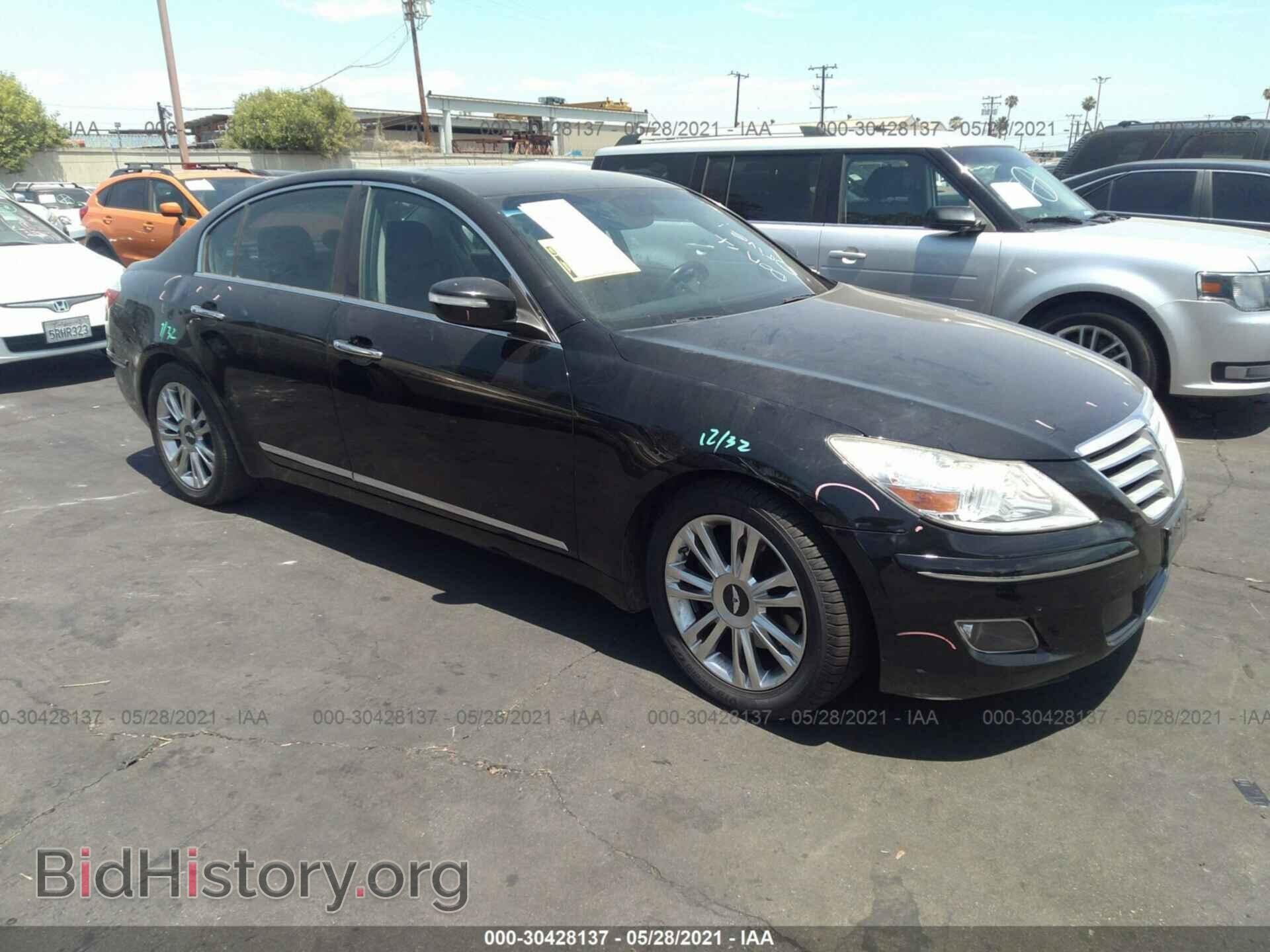 Фотография KMHGC4DF4BU121908 - HYUNDAI GENESIS 2011