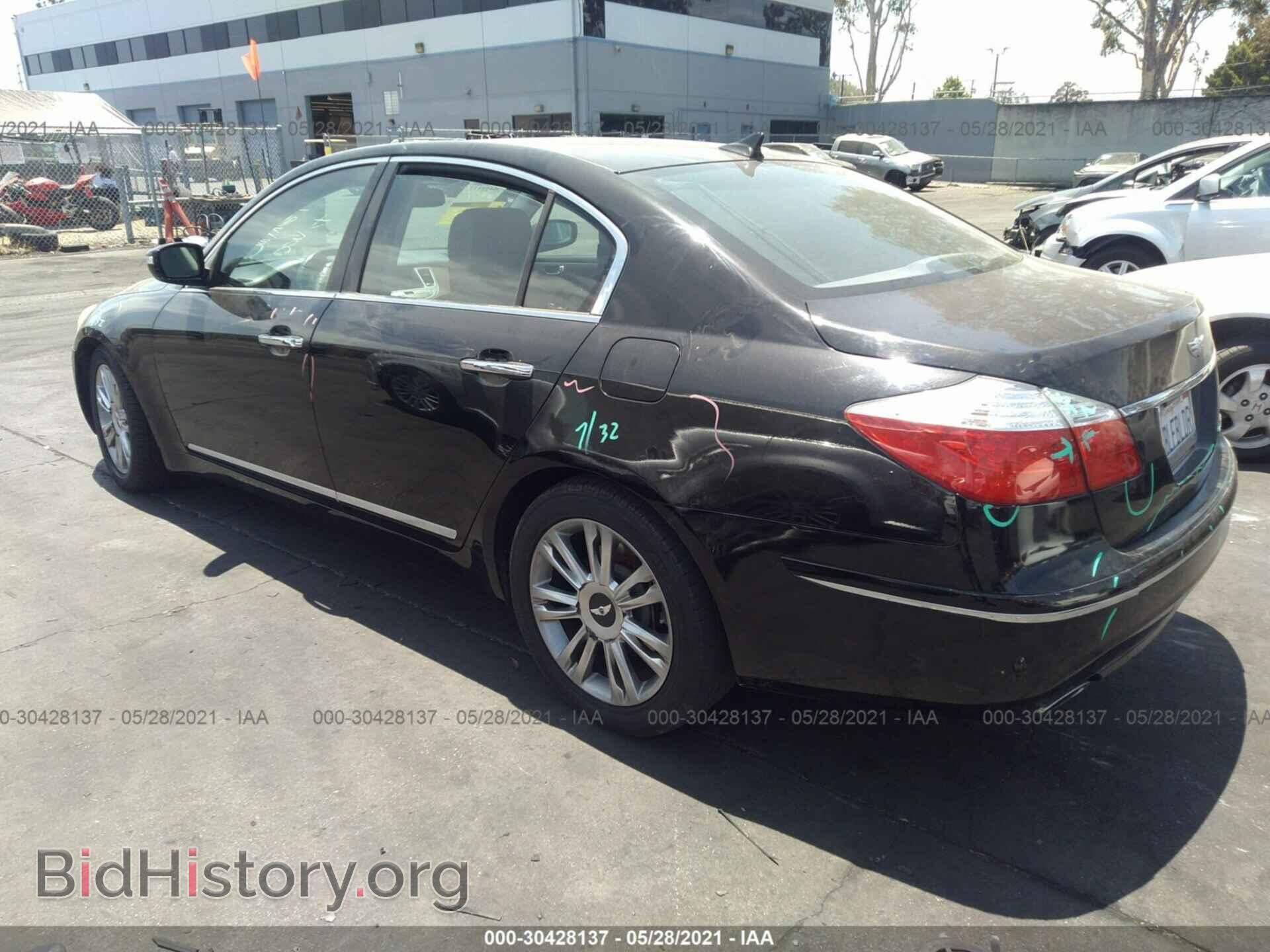 2011 HYUNDAI GENESIS - VIN: KMHGC4DF4BU121908 - Фото 3
