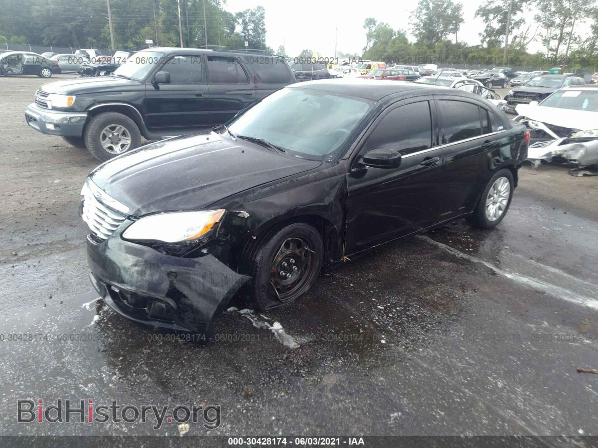2014 CHRYSLER 200 - VIN: 1C3CCBAB2EN142283 - Фото 2