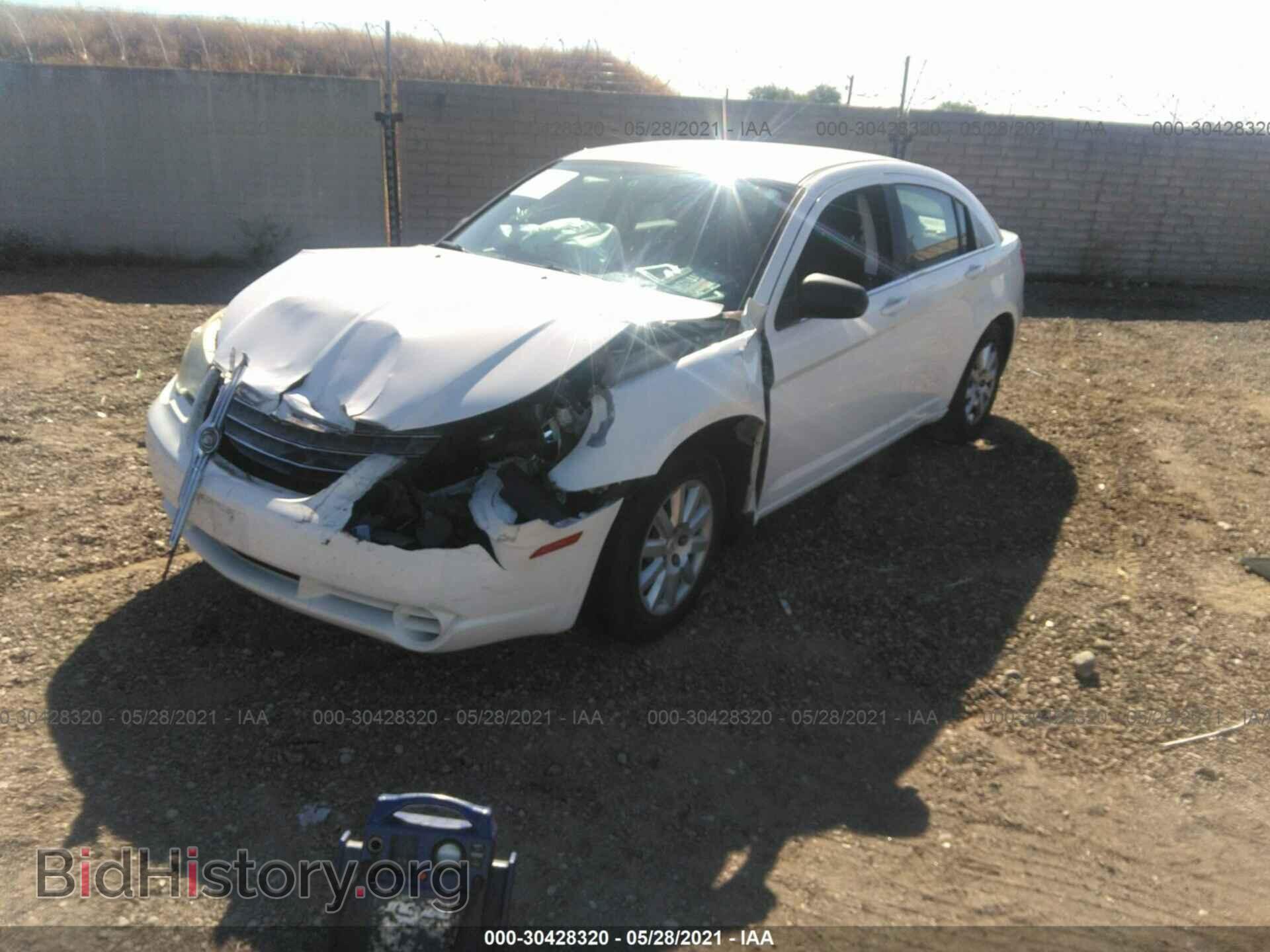 2010 CHRYSLER SEBRING - VIN: 1C3CC4FB4AN121255 - Фото 2