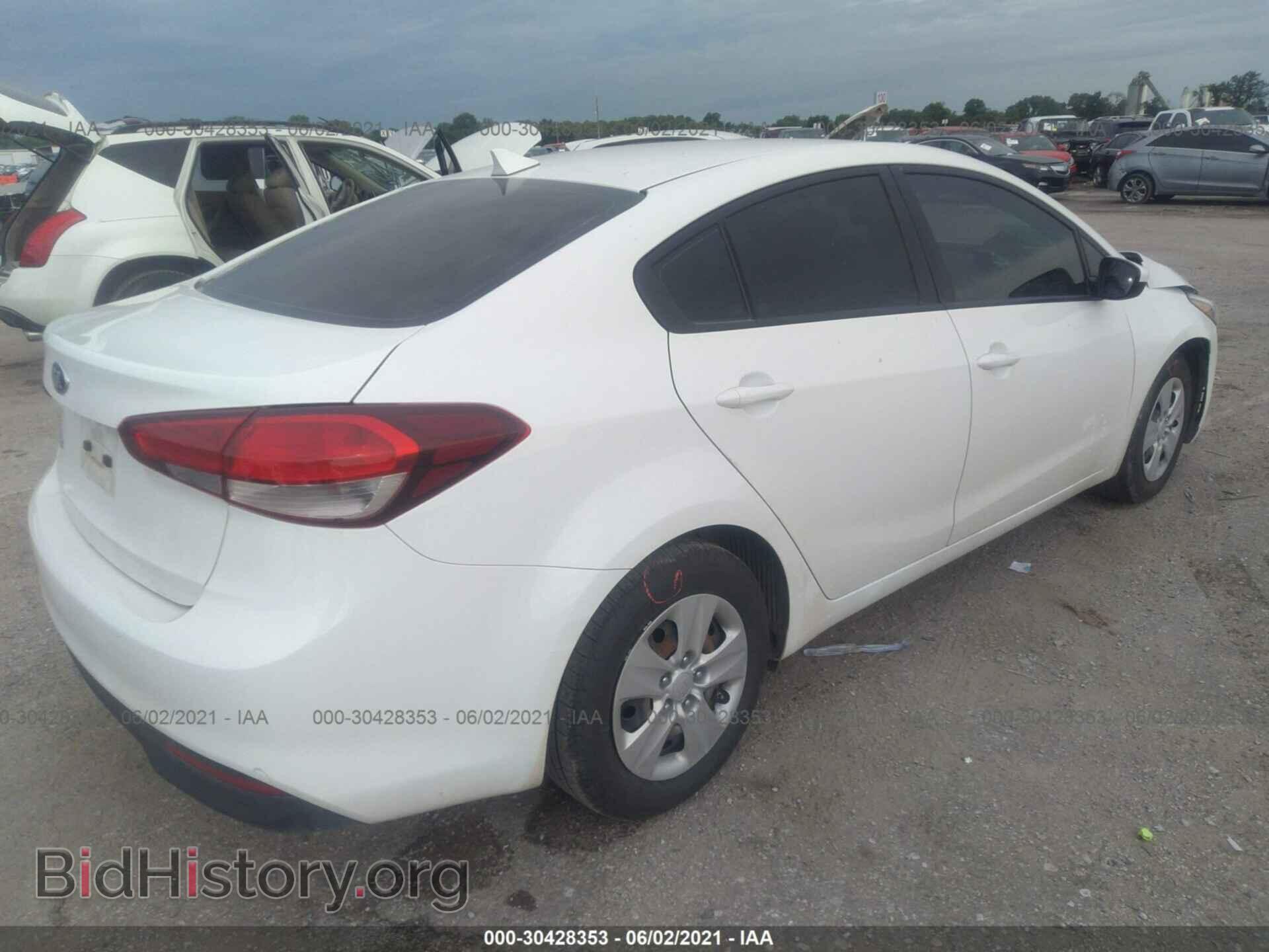2017 KIA FORTE - VIN: 3KPFK4A77HE038206 - Photo 4