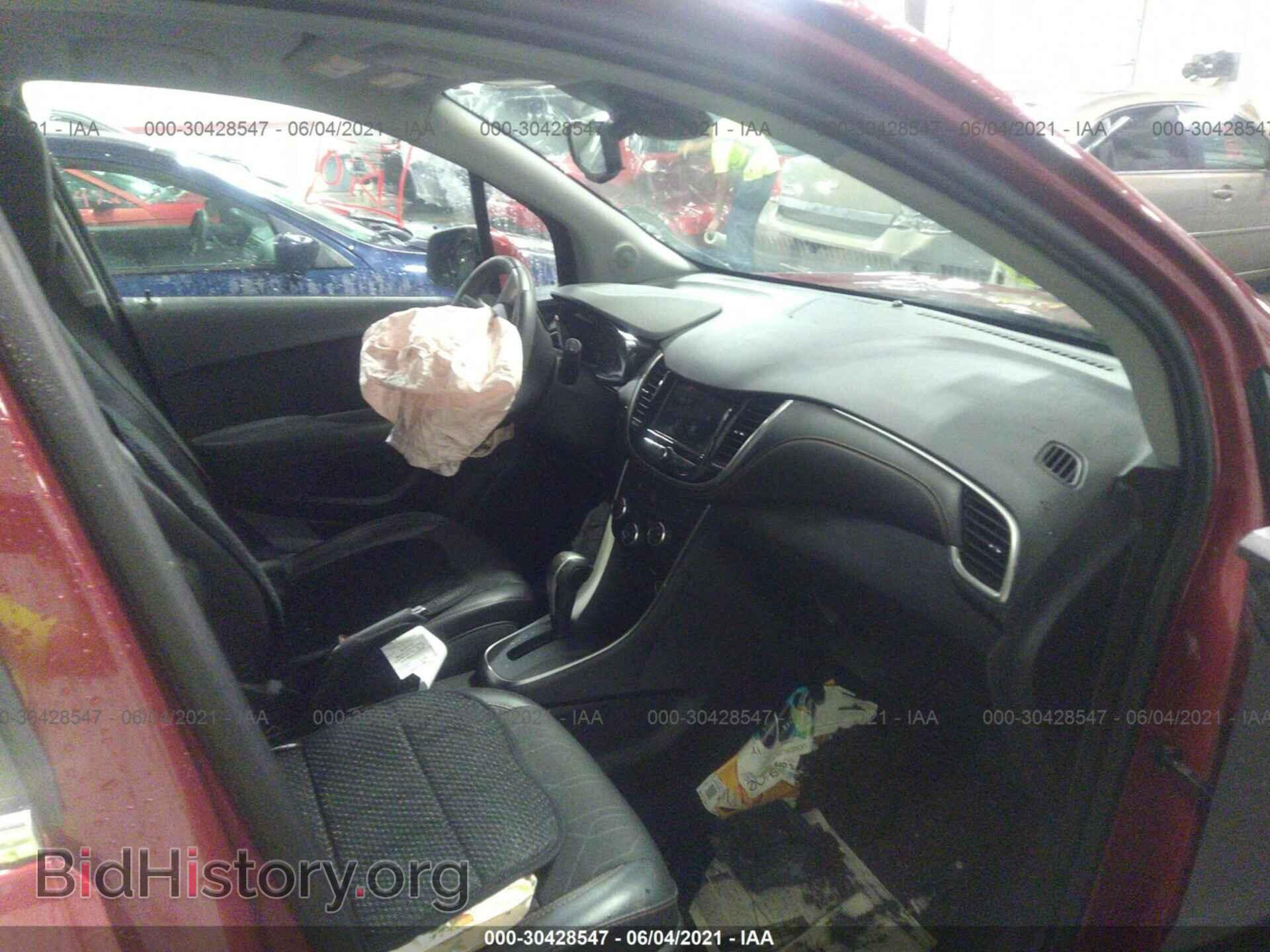 2018 CHEVROLET TRAX - VIN: 3GNCJPSB2JL315749 - Фото 5