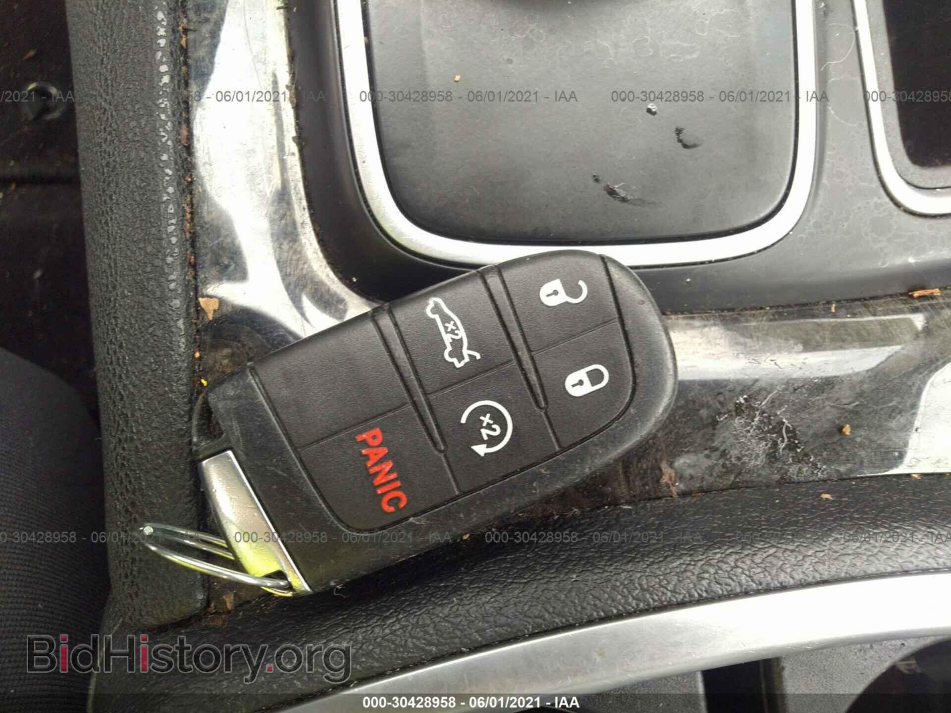 2018 CHRYSLER 300 - VIN: 2C3CCAEG9JH164848 - Фото 11
