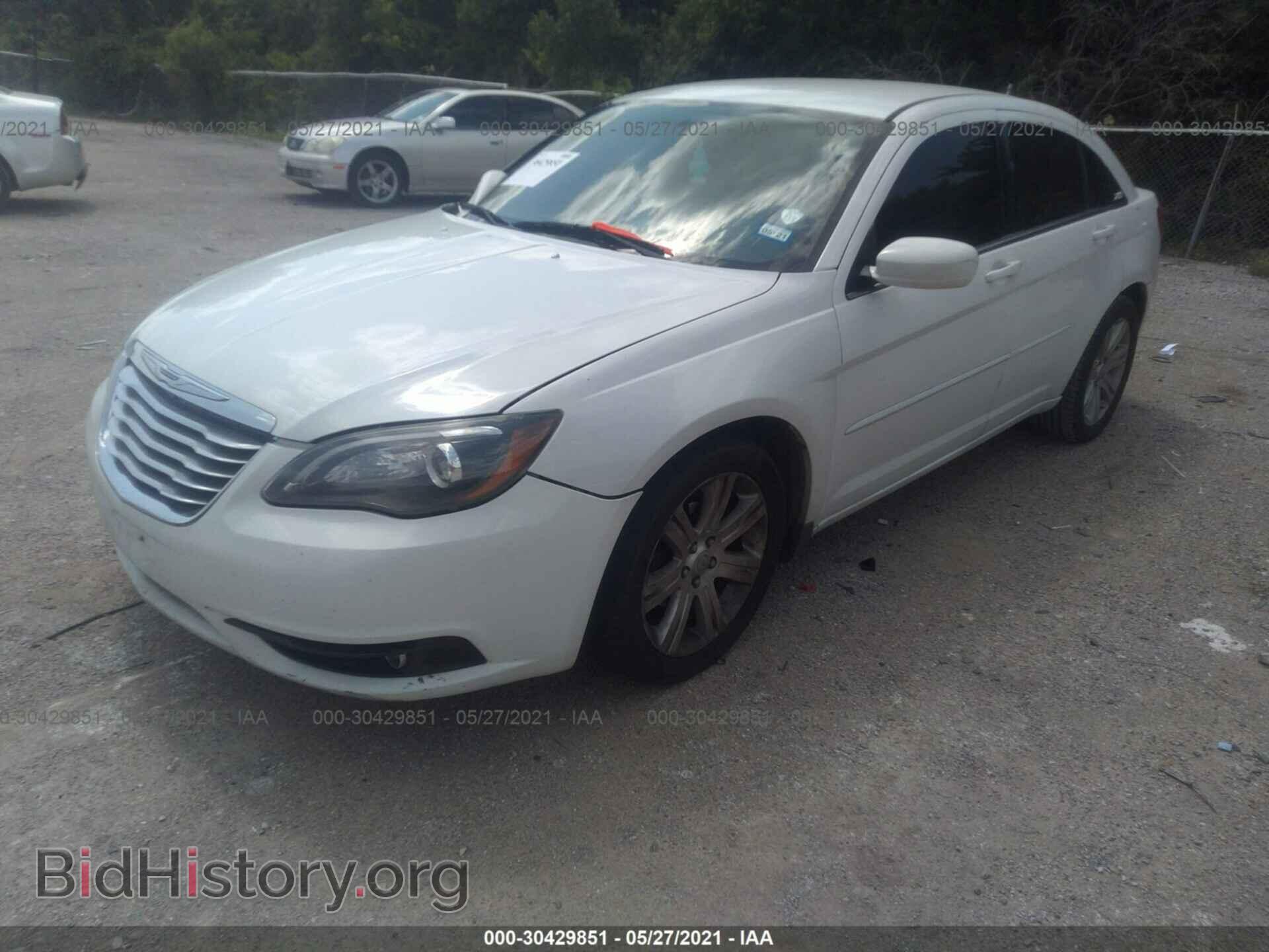 2012 CHRYSLER 200 - VIN: 1C3CCBAB7CN317253 - Фото 2