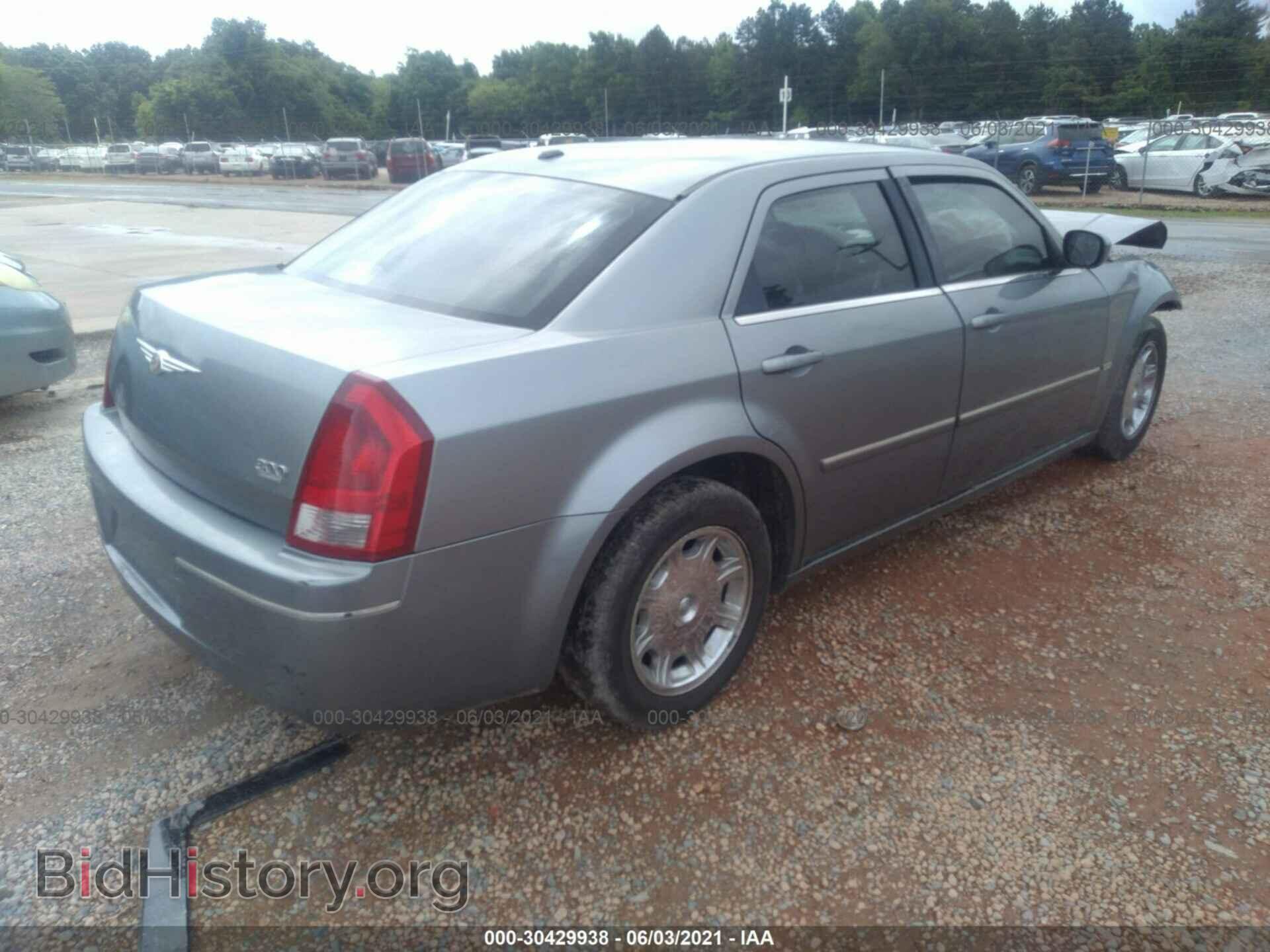 2007 CHRYSLER 300 - VIN: 2C3KA53G77H721857 - Фото 4