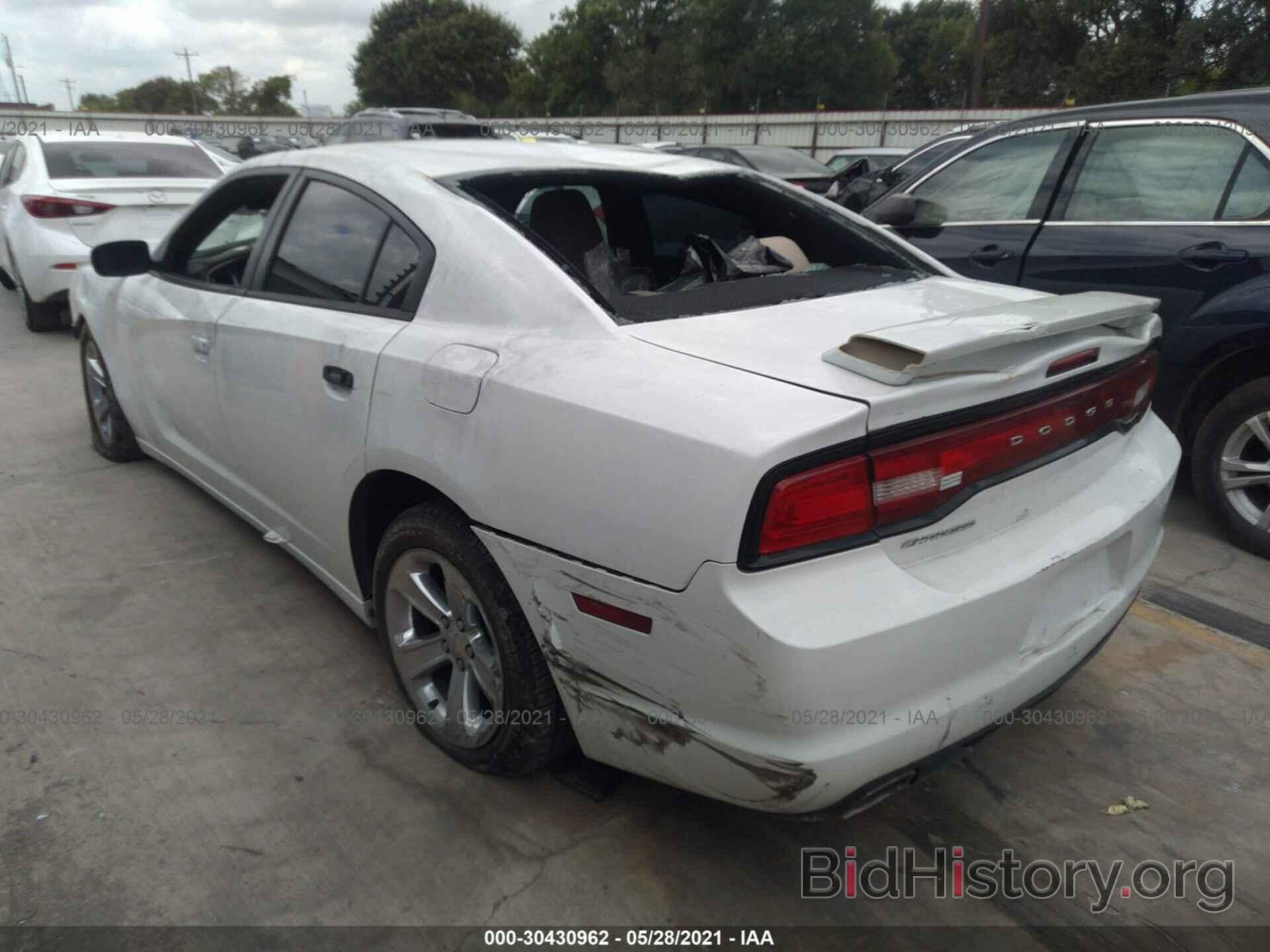 Photo 2C3CDXBG4DH680320 - DODGE CHARGER 2013