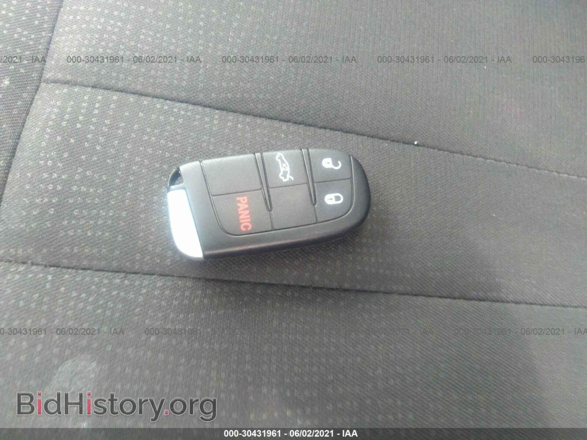 2016 CHRYSLER 200 - VIN: 1C3CCCAB6GN169379 - Фото 11