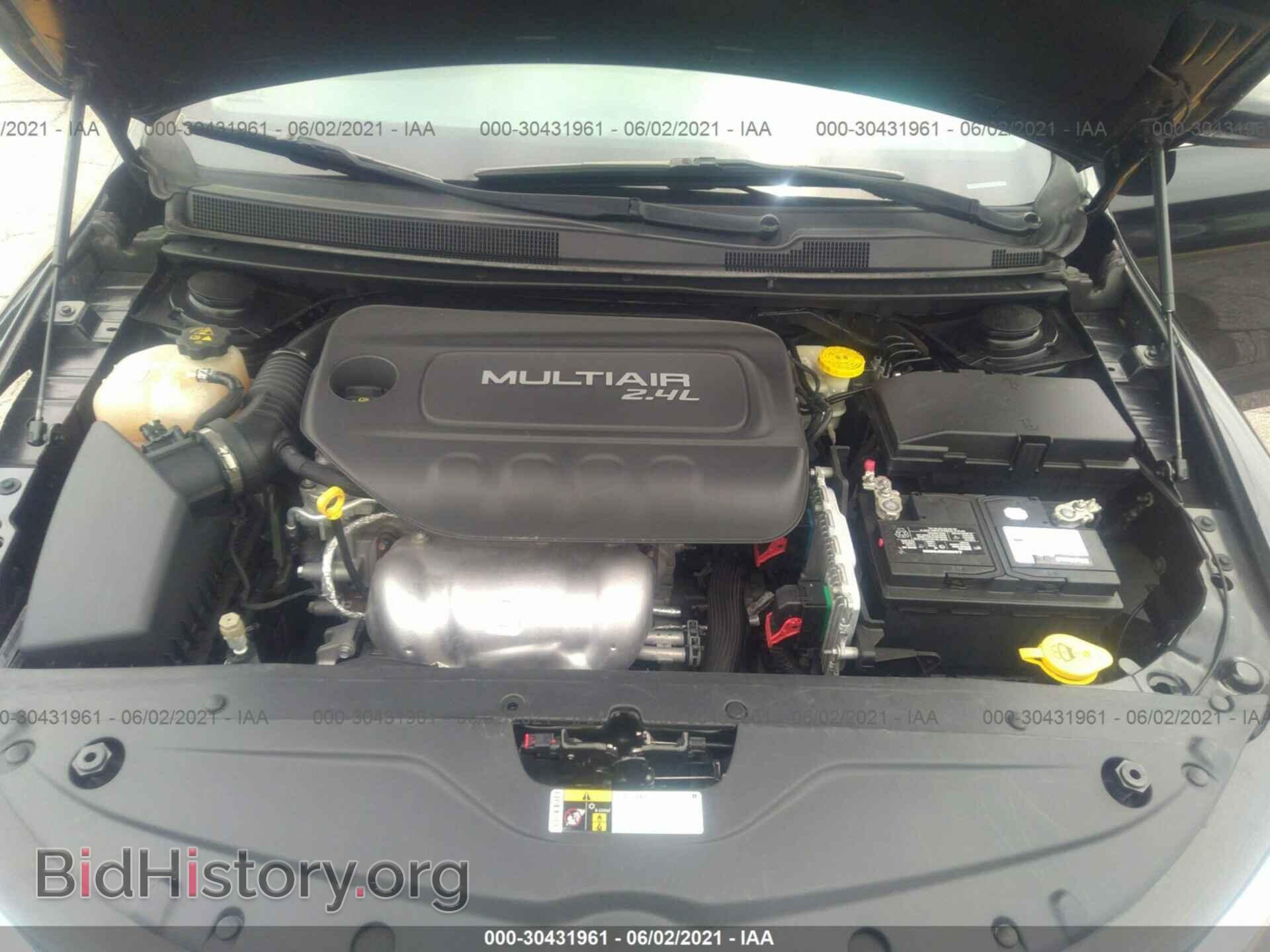 2016 CHRYSLER 200 - VIN: 1C3CCCAB6GN169379 - Фото 10