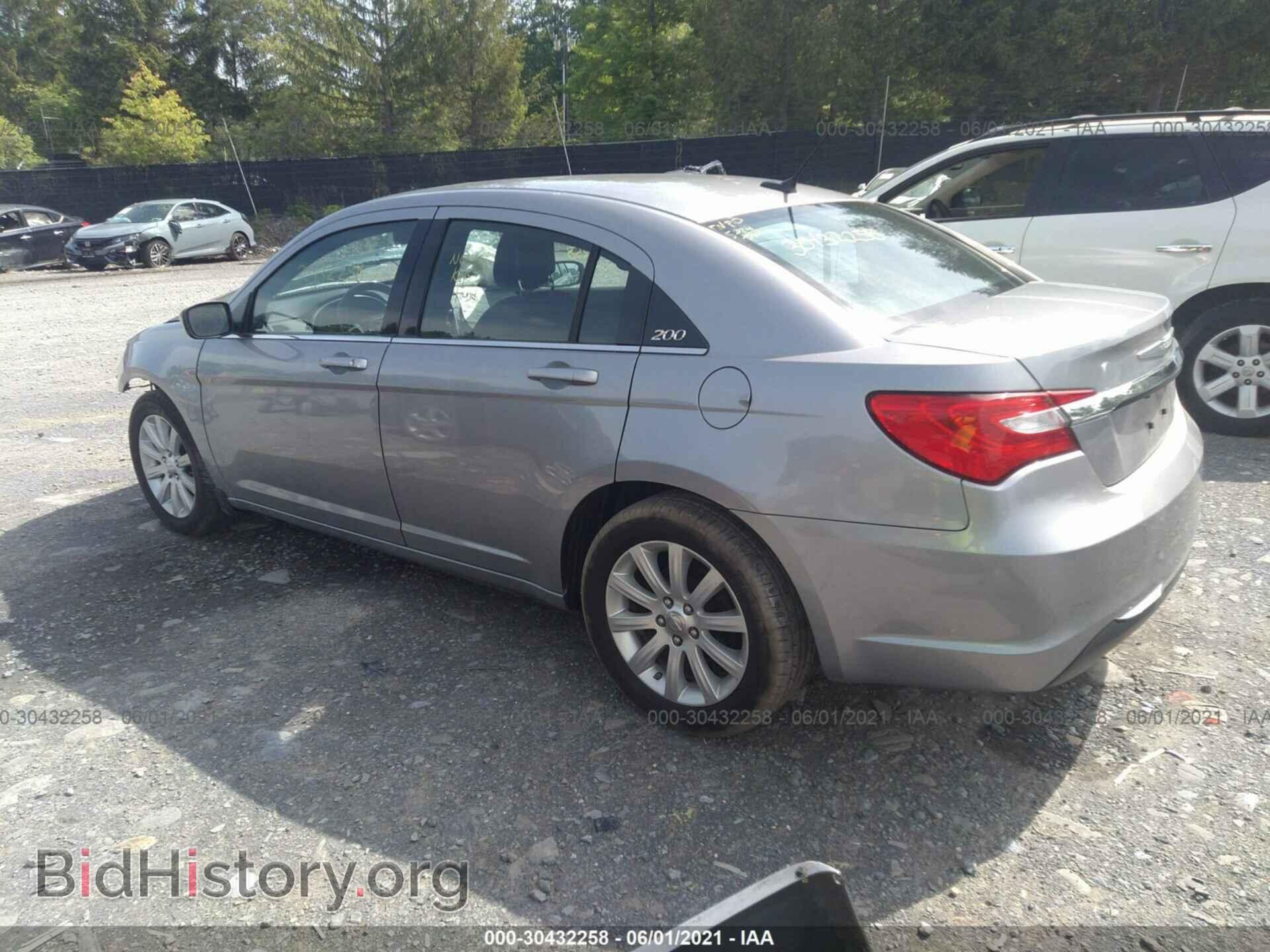 2013 CHRYSLER 200 - VIN: 1C3CCBBB3DN574586 - Фото 3