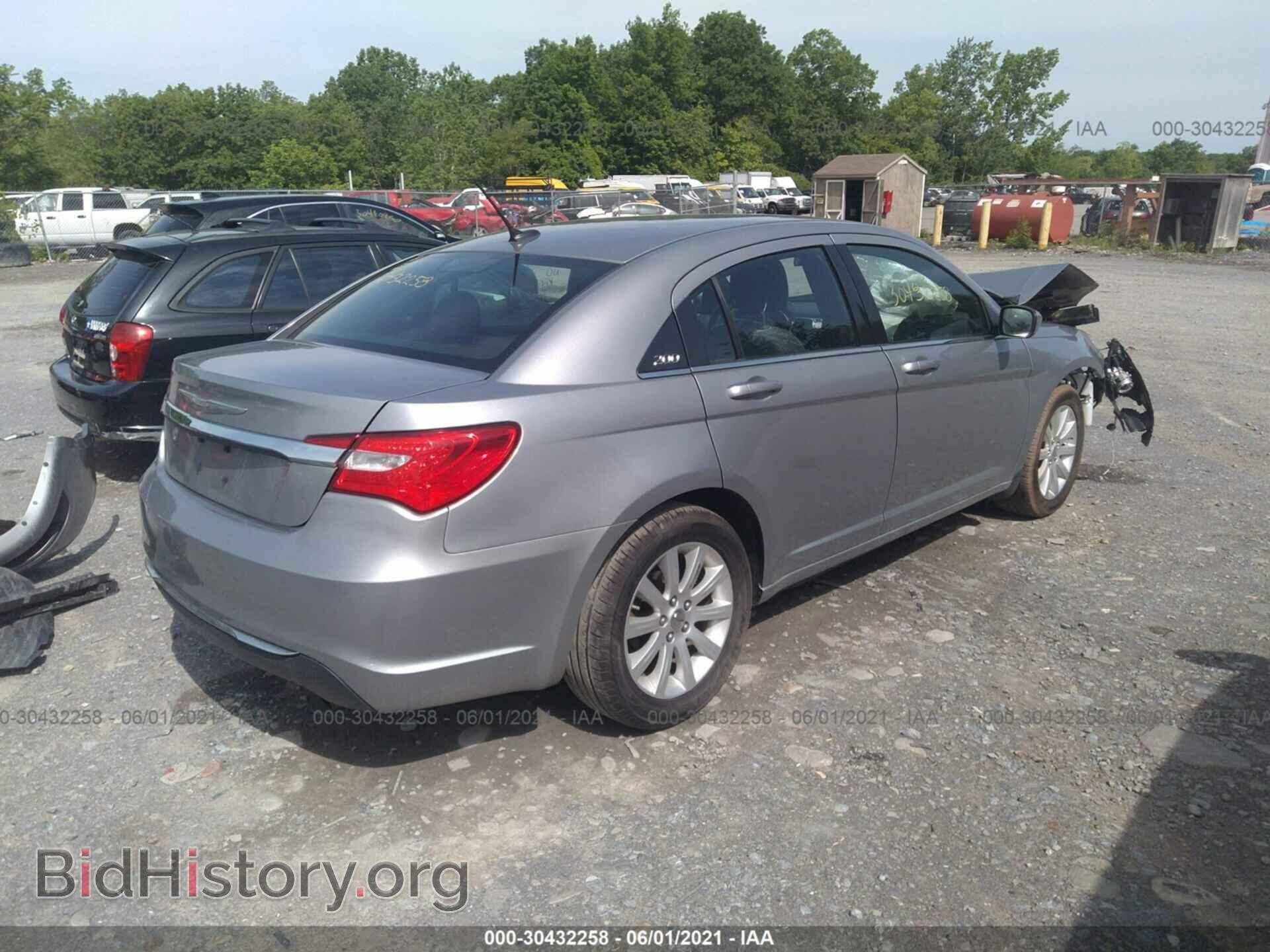 2013 CHRYSLER 200 - VIN: 1C3CCBBB3DN574586 - Фото 4