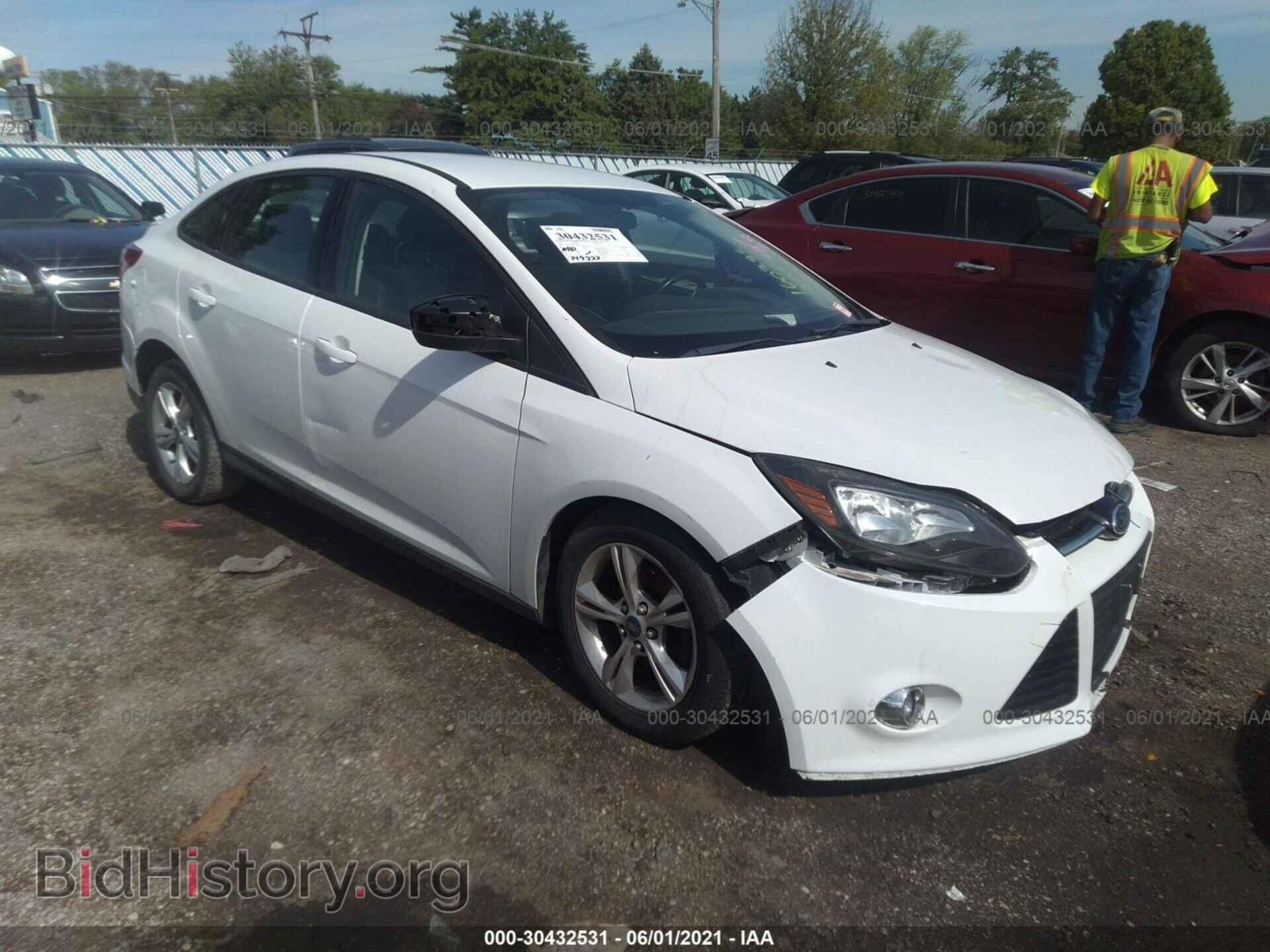 Photo 1FAHP3F28CL160385 - FORD FOCUS 2012
