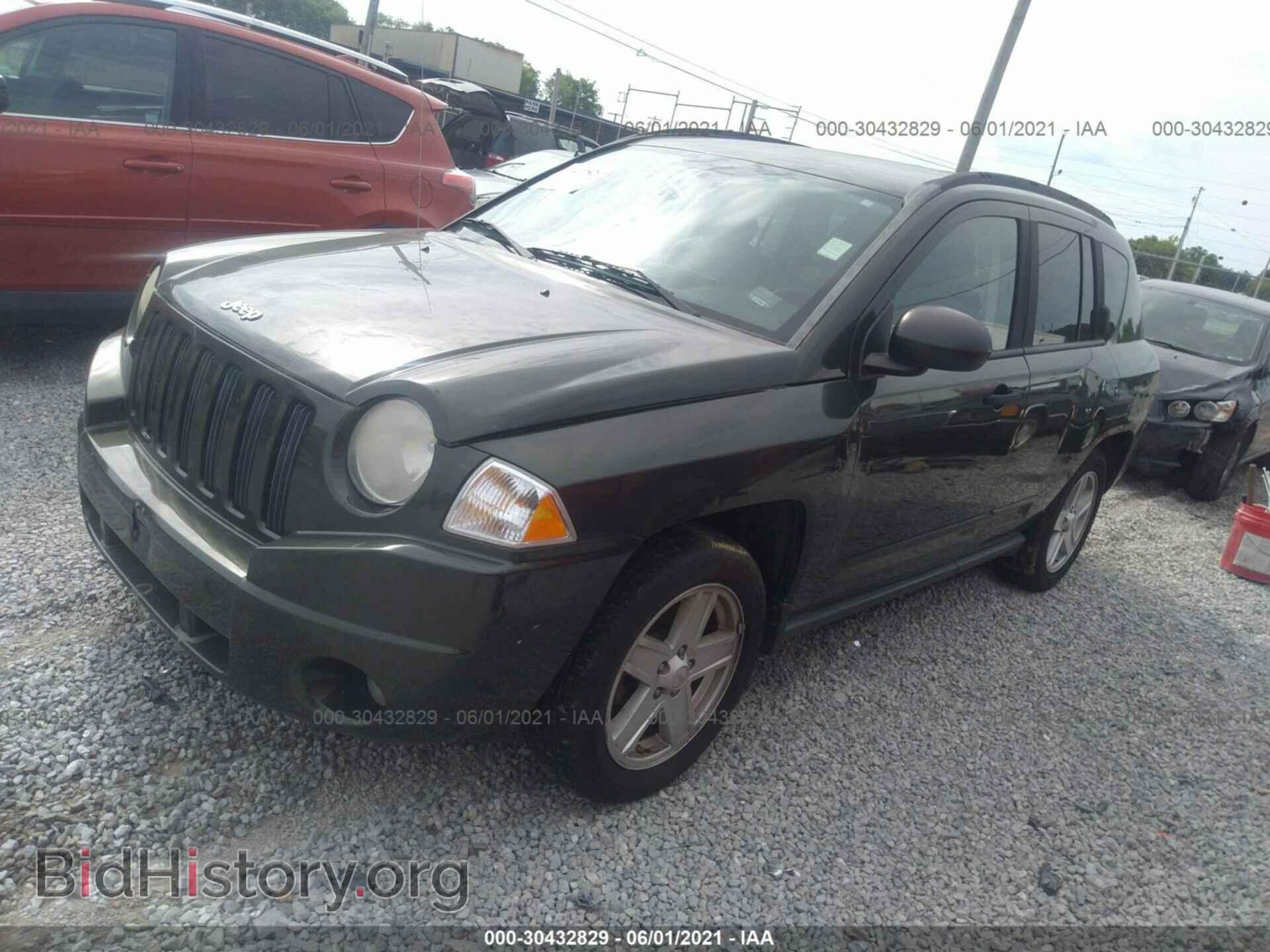 2008 JEEP COMPASS - VIN: 1J8FT47WX8D772506 - Фото 2
