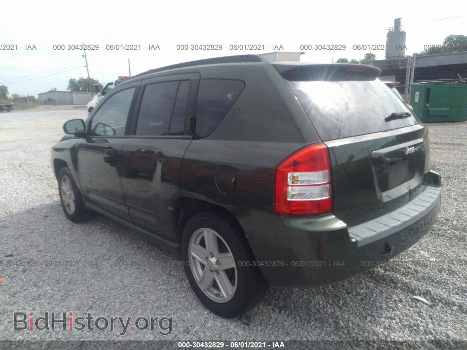 2008 JEEP COMPASS - VIN: 1J8FT47WX8D772506 - Фото 3