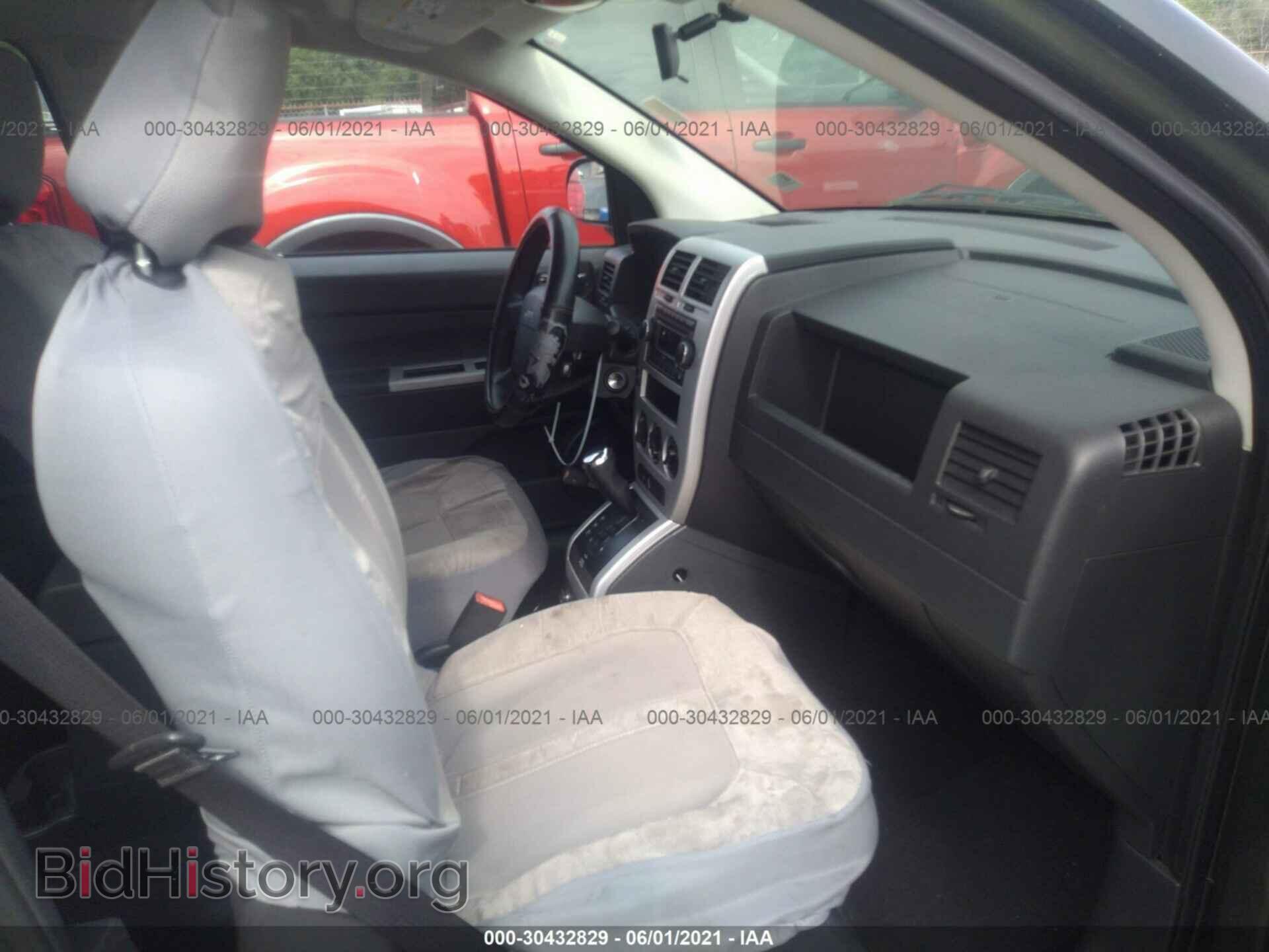 2008 JEEP COMPASS - VIN: 1J8FT47WX8D772506 - Фото 5