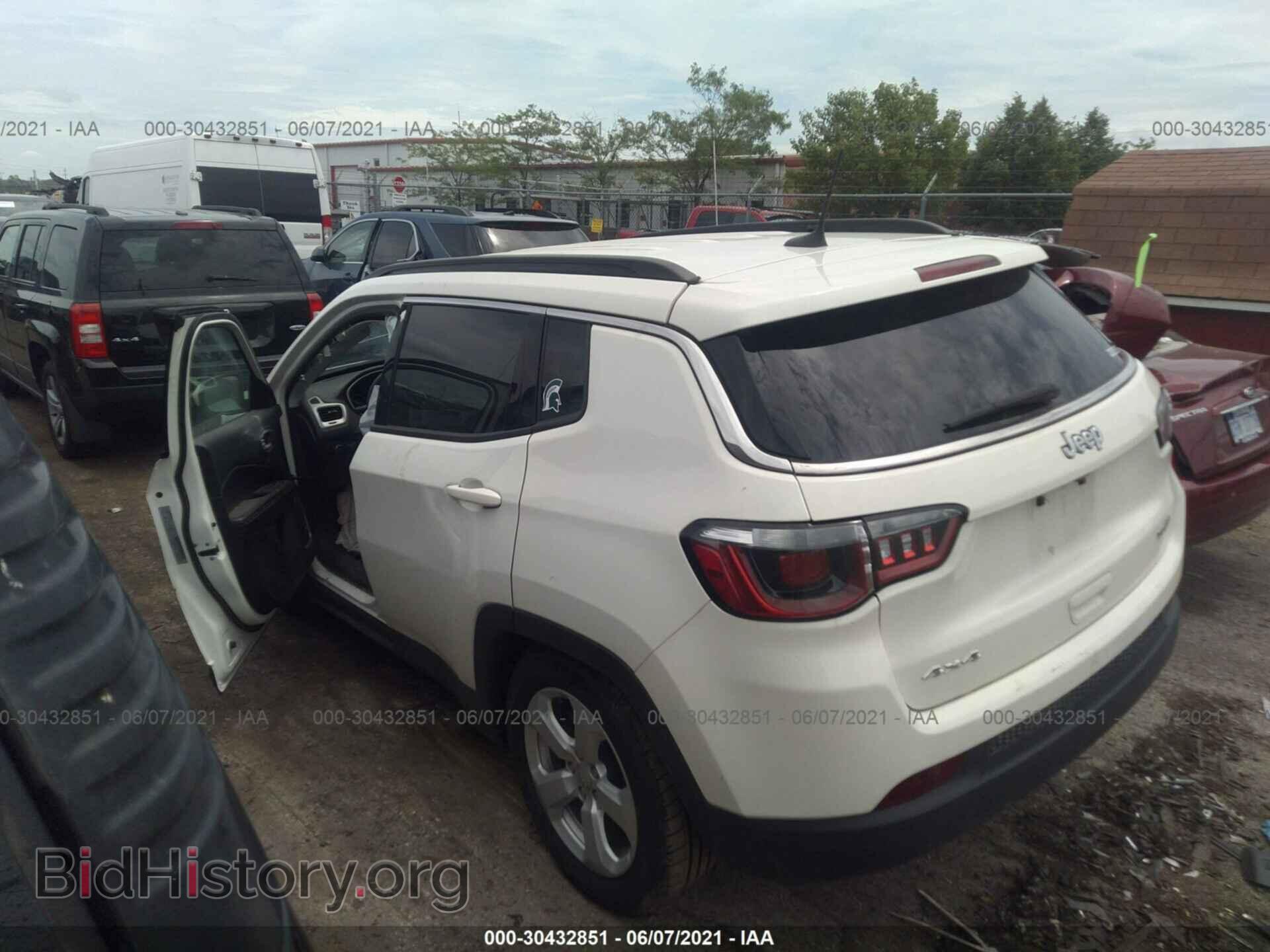 2018 JEEP COMPASS - VIN: 3C4NJDBB4JT399542 - Фото 3