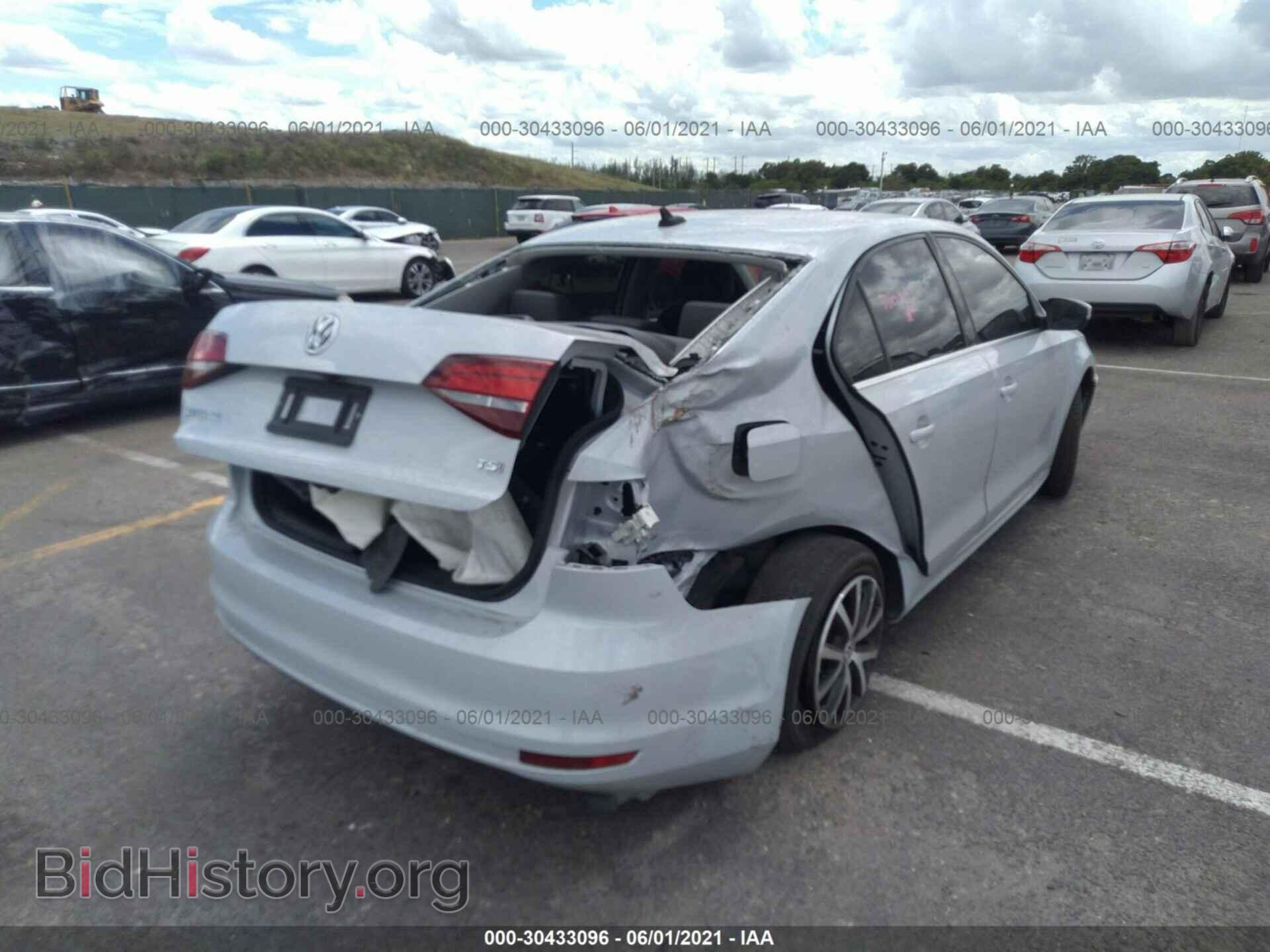 2017 VOLKSWAGEN JETTA - VIN: 3VWDB7AJ2HM413703 - Фото 6