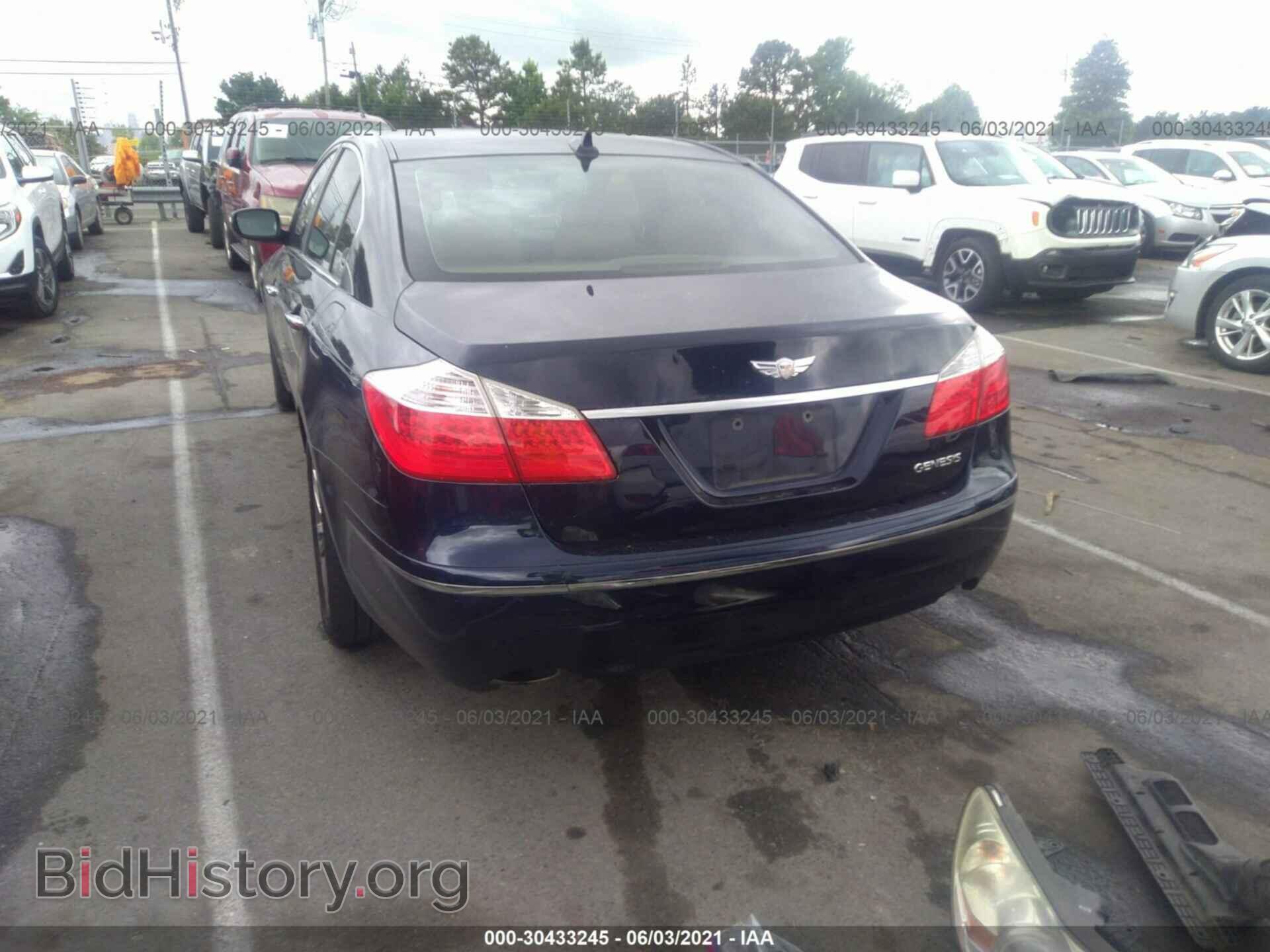 2011 HYUNDAI GENESIS - VIN: KMHGC4DE4BU136495 - Фото 3
