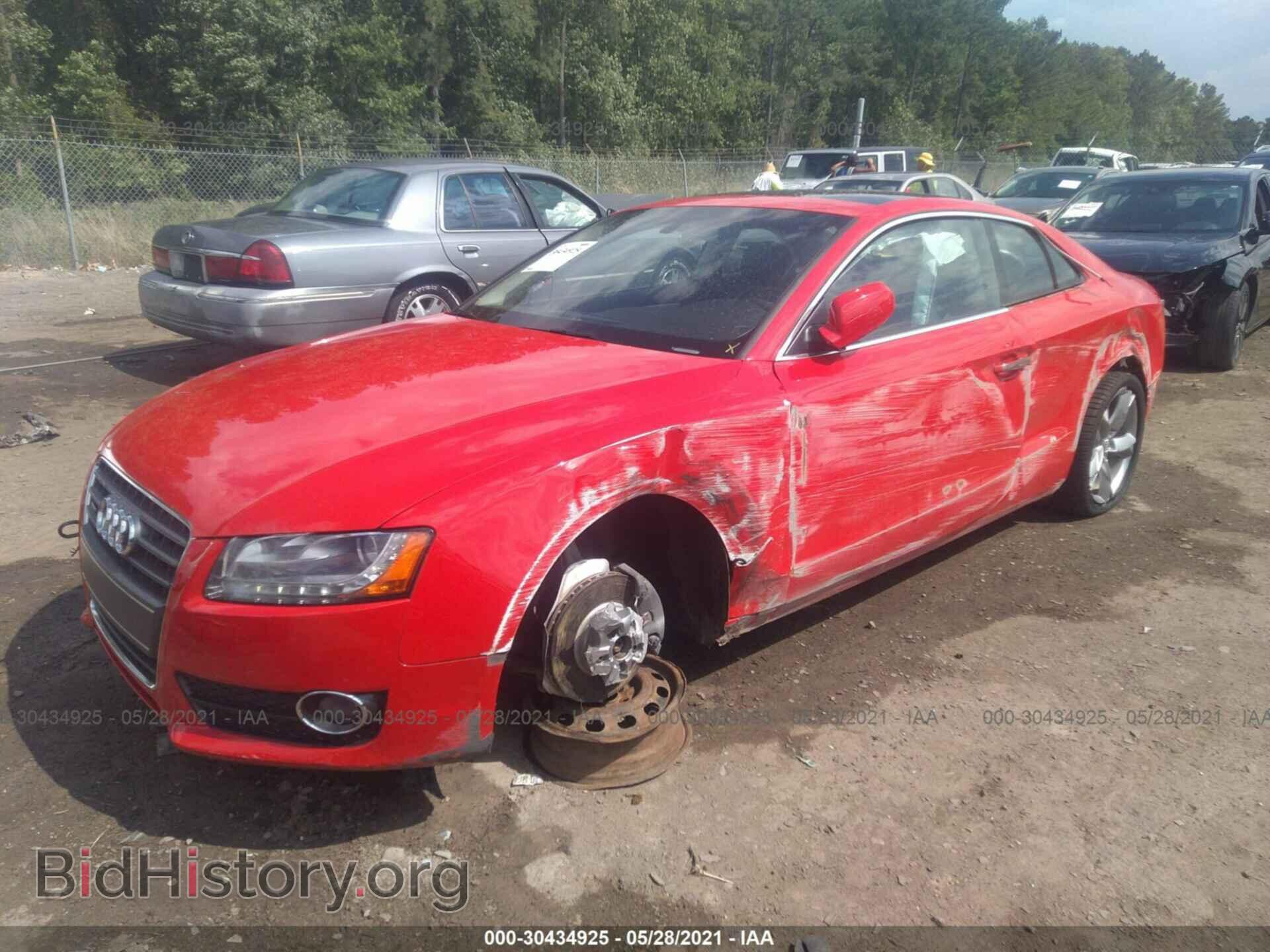 2011 AUDI A5 - VIN: WAURFAFR2BA080879 - Фото 2