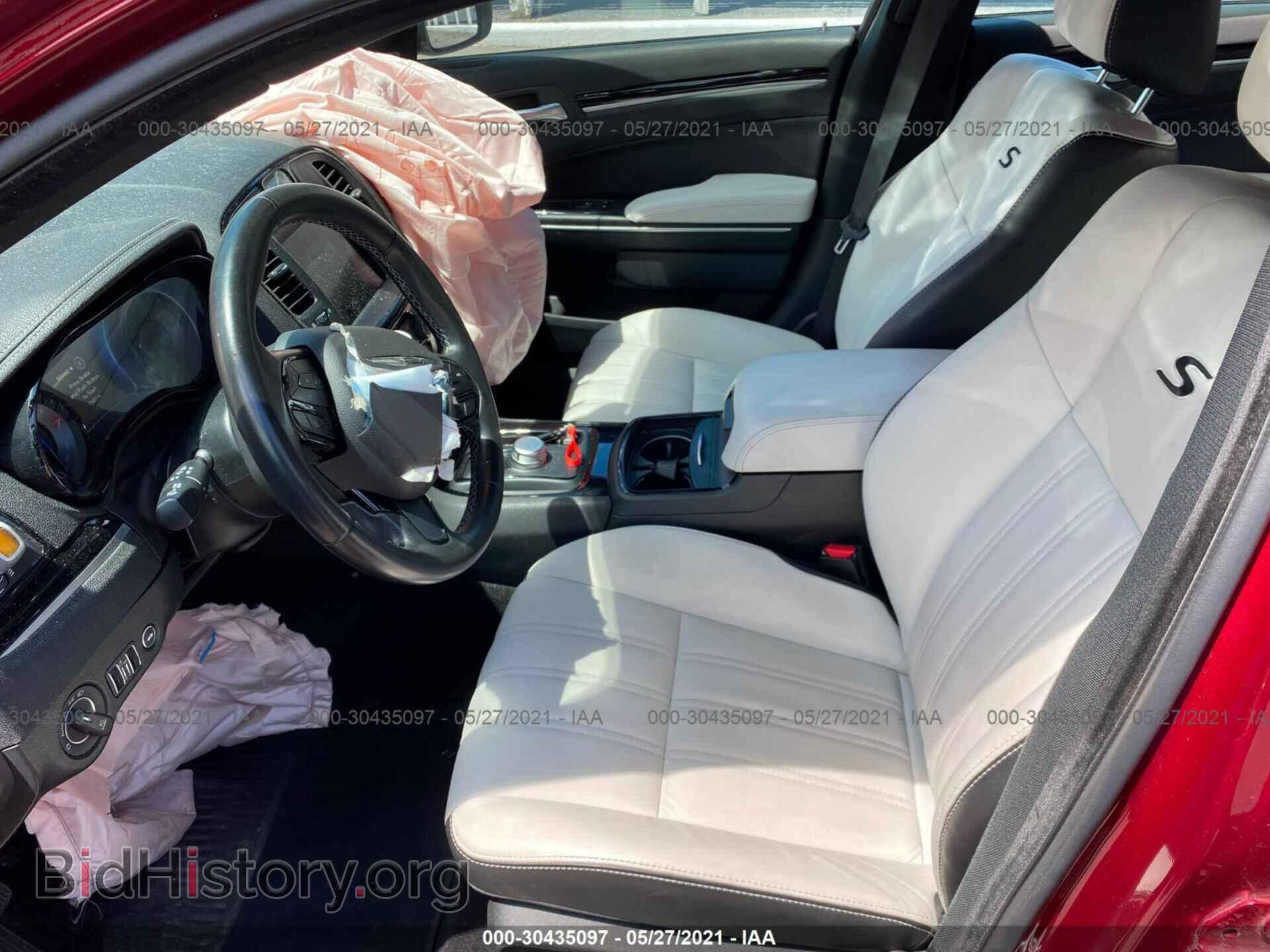 2019 CHRYSLER 300 - VIN: 2C3CCAGG7KH663968 - Фото 5