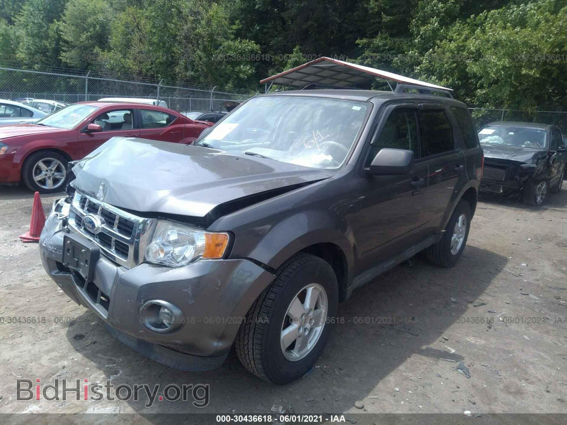 2011 FORD ESCAPE - VIN: 1FMCU0DG8BKB19829 - Photo 2
