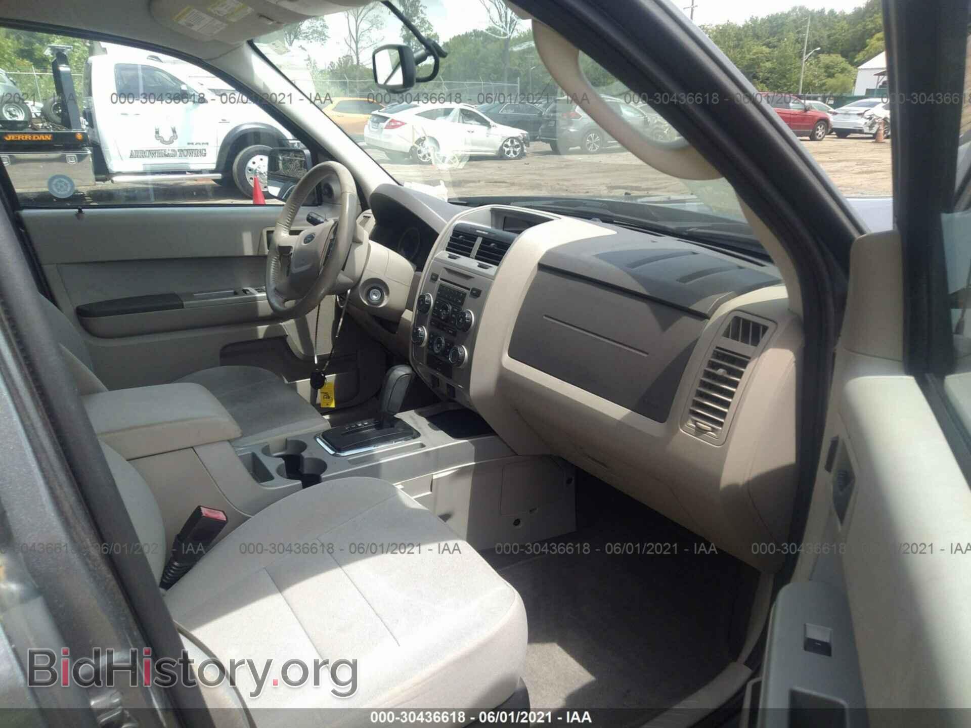 2011 FORD ESCAPE - VIN: 1FMCU0DG8BKB19829 - Photo 5