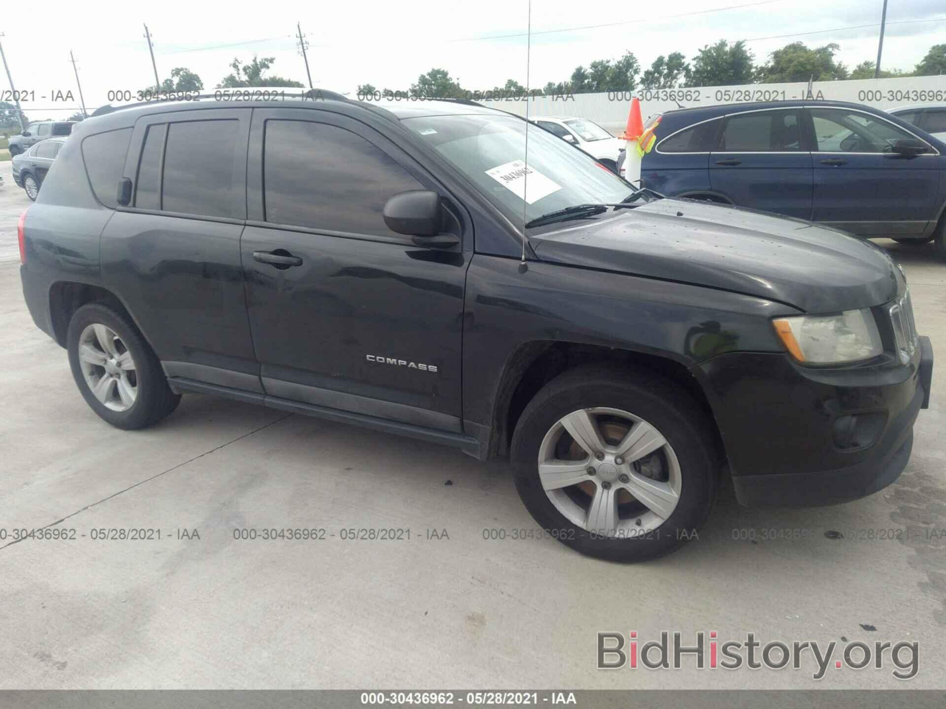 Photo 1J4NT1FB5BD138845 - JEEP COMPASS 2011