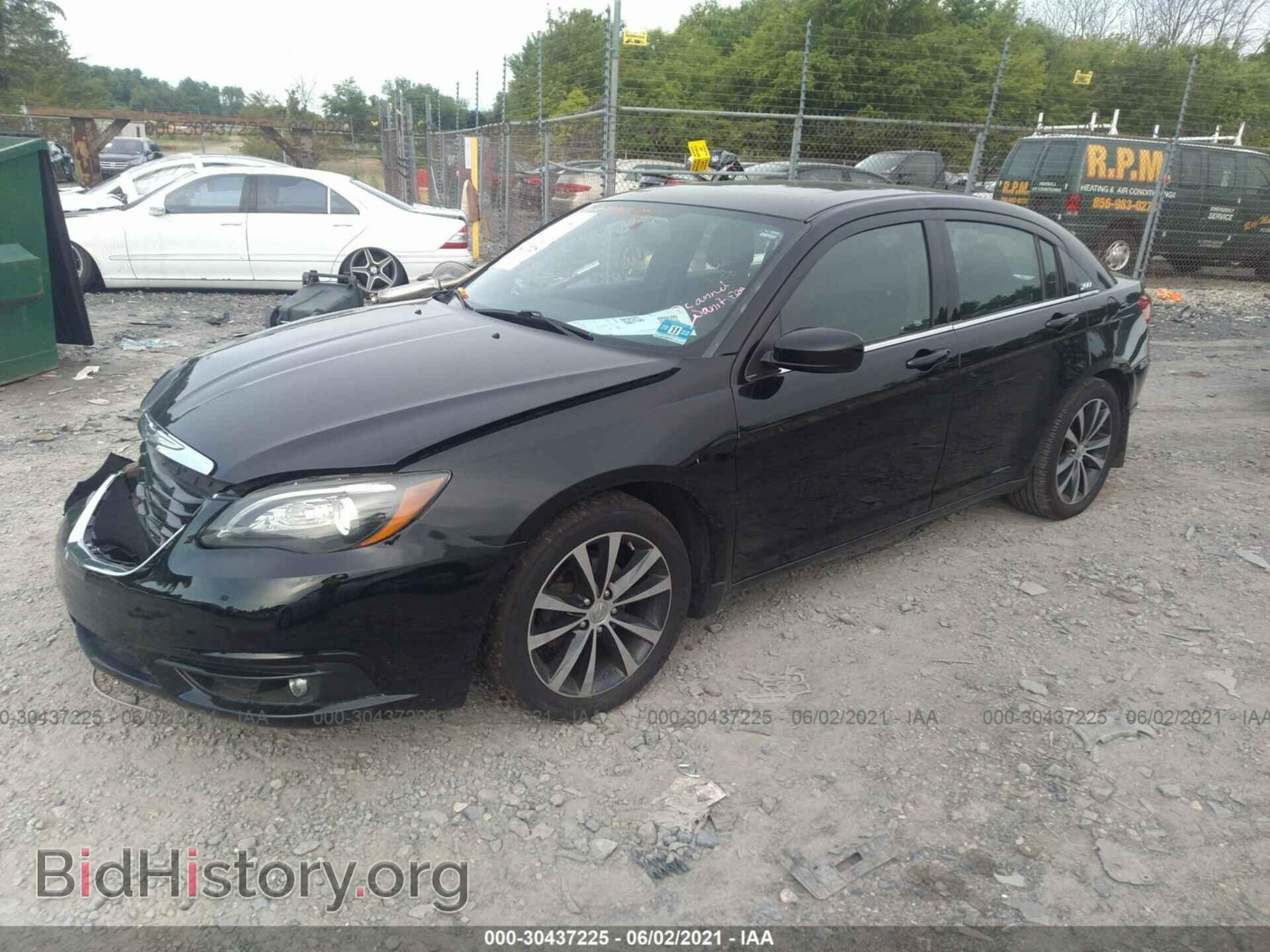 2012 CHRYSLER 200 - VIN: 1C3CCBBG9CN301761 - Фото 2