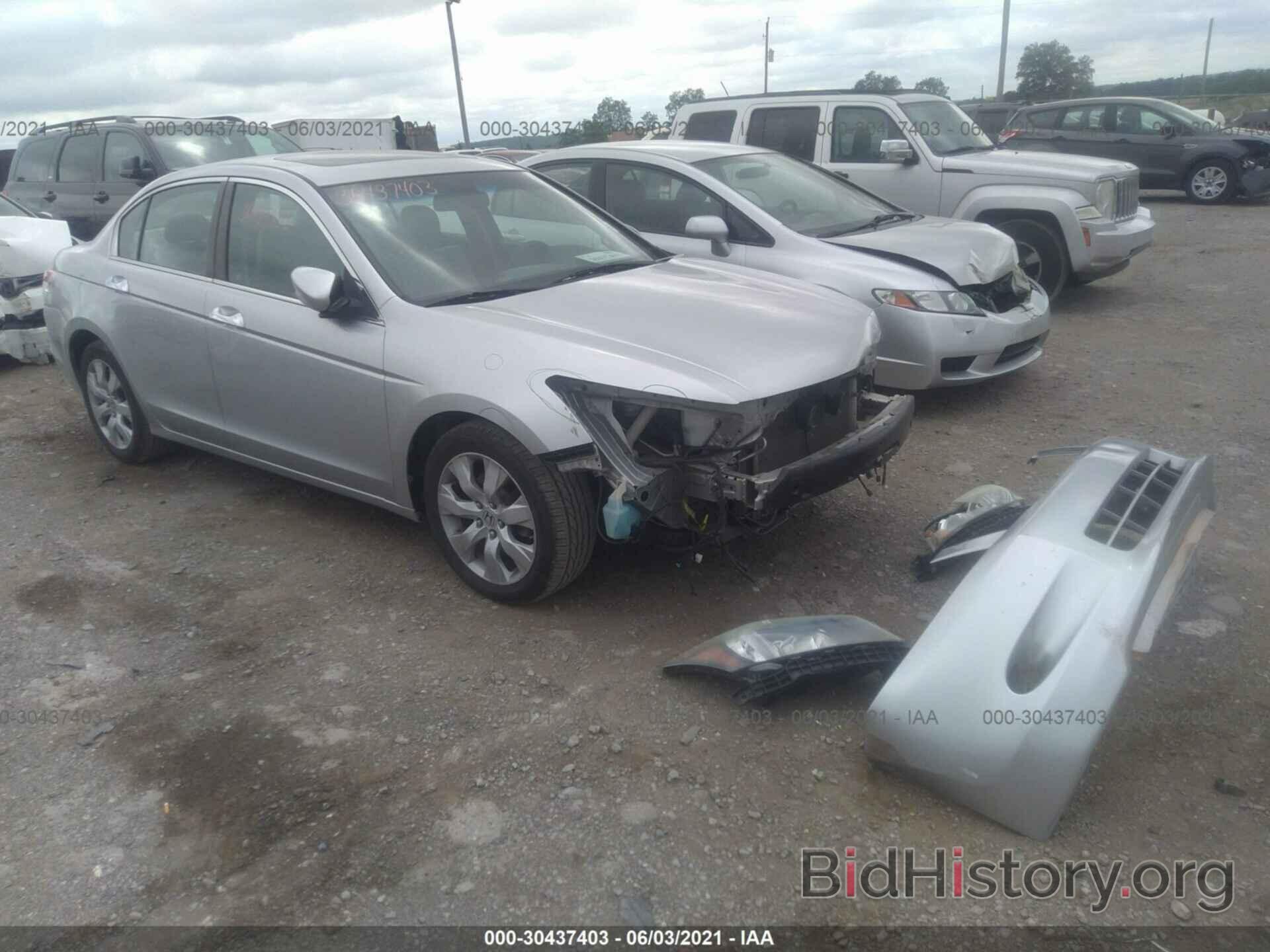 Photo 1HGCP3F82AA002420 - HONDA ACCORD SDN 2010