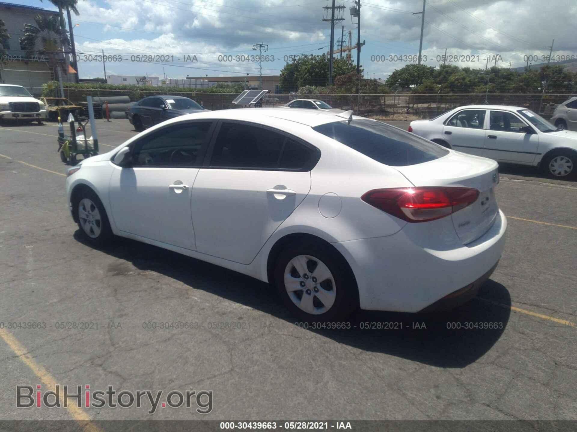 2017 KIA FORTE - VIN: 3KPFK4A7XHE028219 - Фото 3