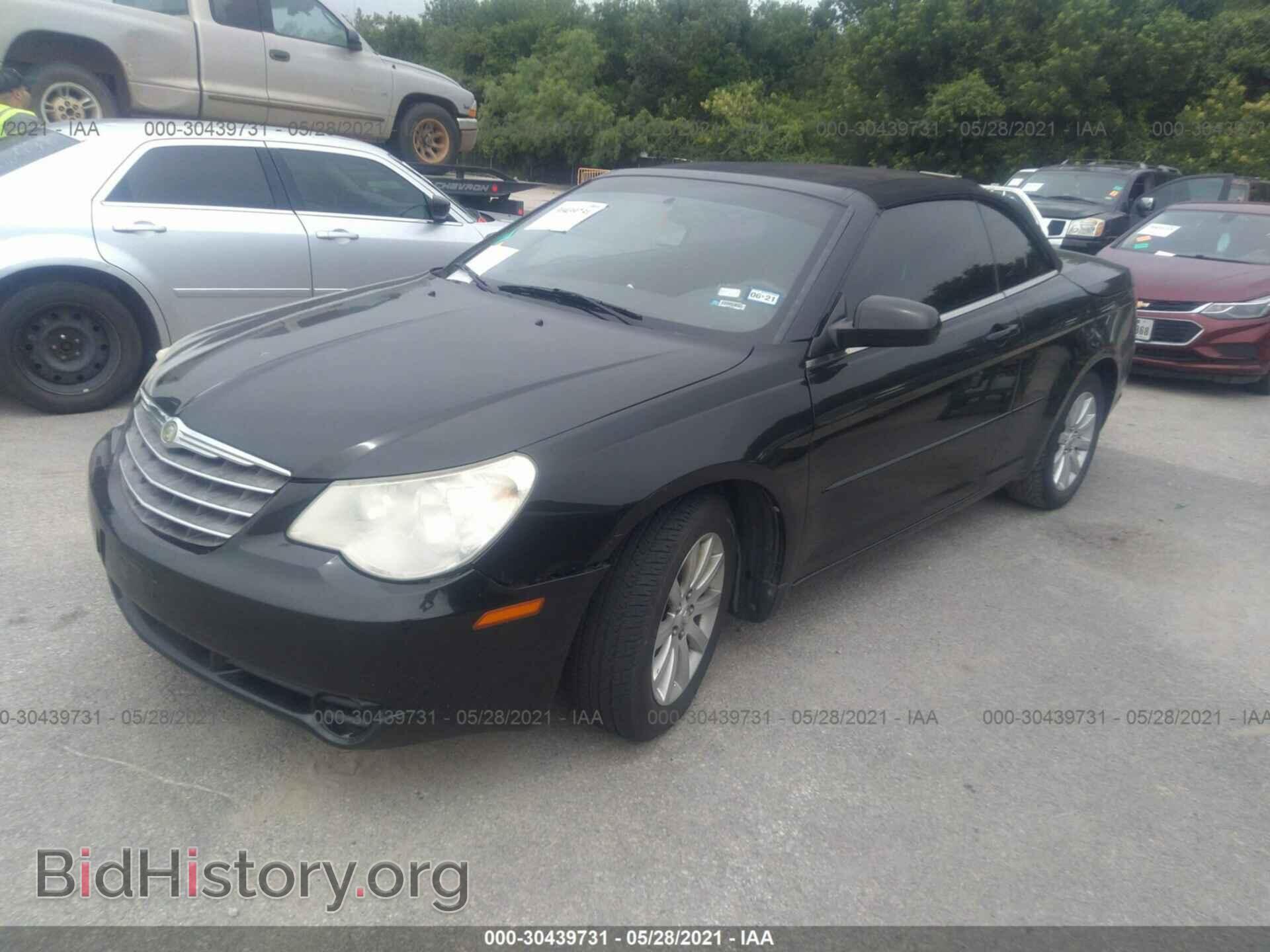 2010 CHRYSLER SEBRING - VIN: 1C3BC5ED6AN127935 - Фото 2