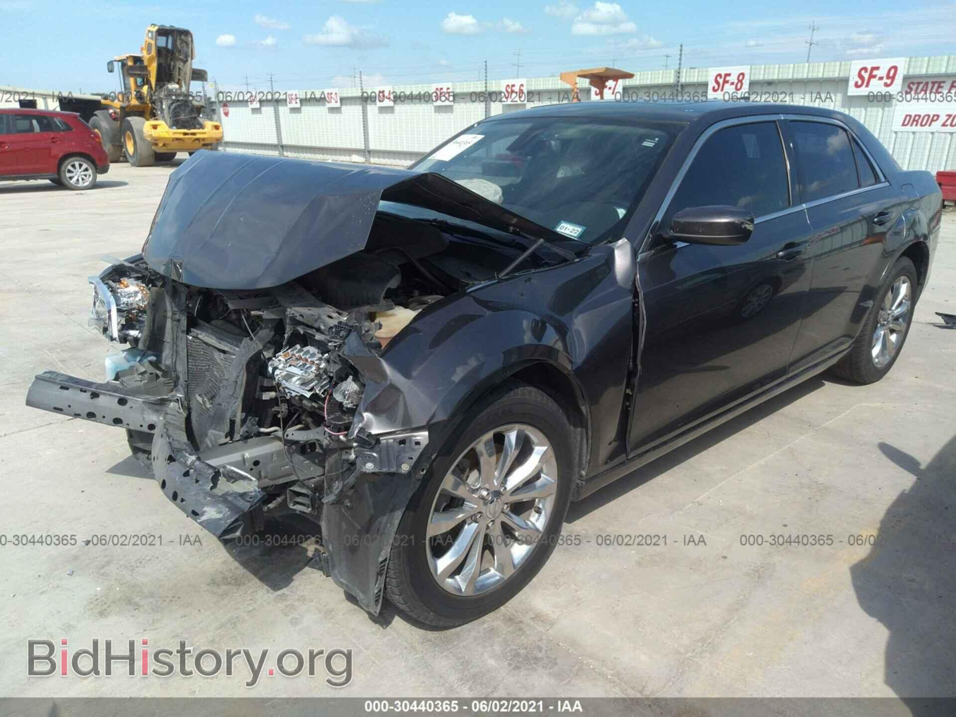 2015 CHRYSLER 300 - VIN: 2C3CCARG0FH803376 - Фото 2