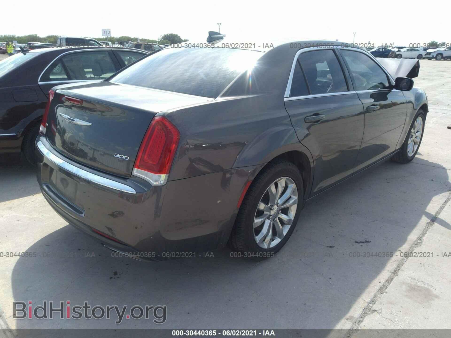 2015 CHRYSLER 300 - VIN: 2C3CCARG0FH803376 - Фото 4