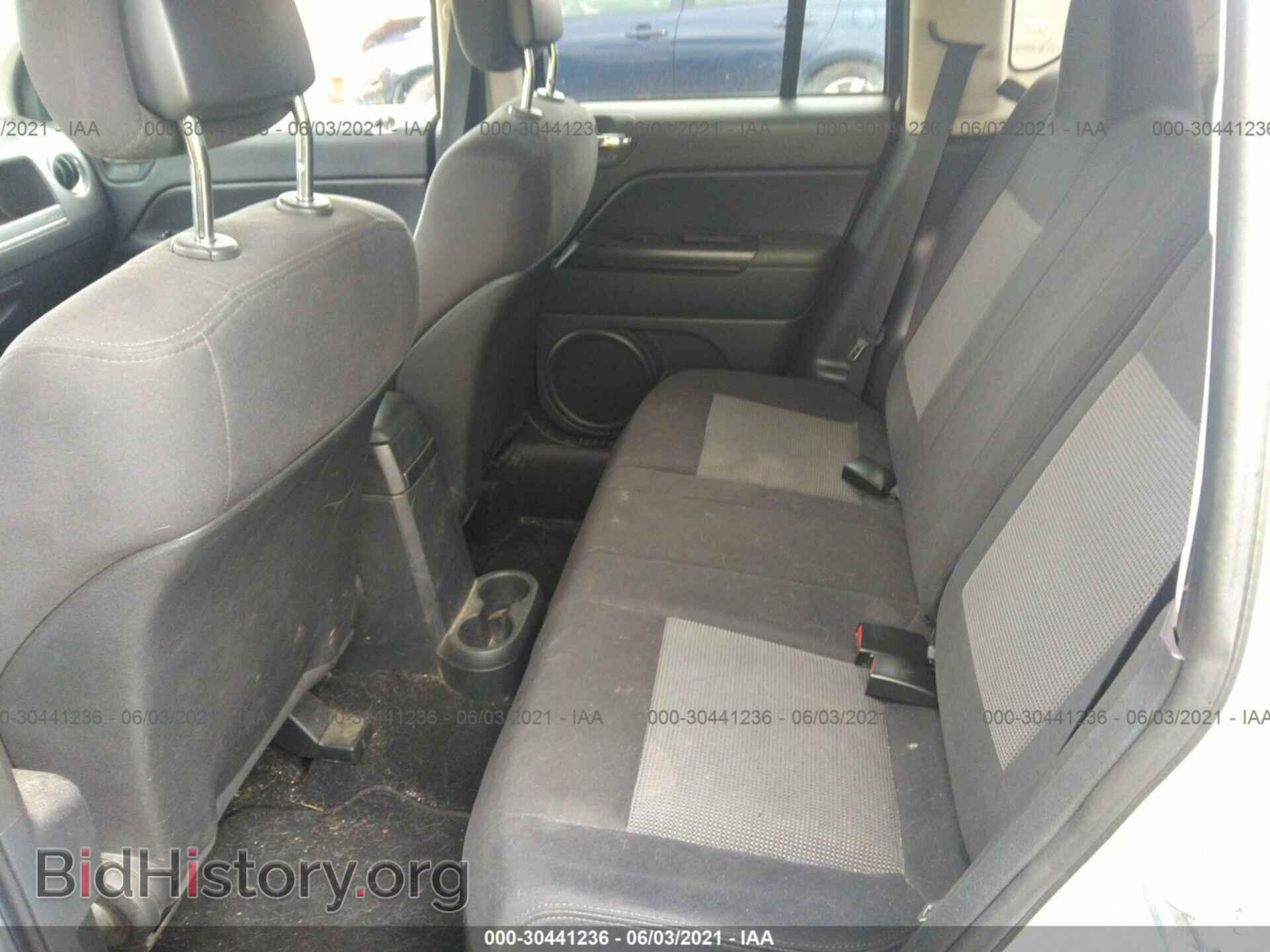 2011 JEEP COMPASS - VIN: 1J4NT1FB1BD260702 - Photo 8