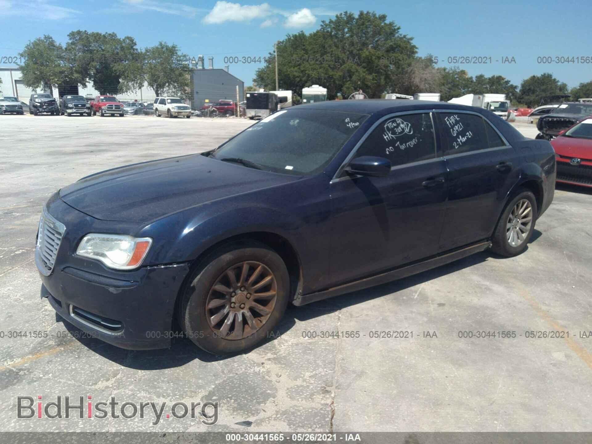 2014 CHRYSLER 300 - VIN: 2C3CCAAG2EH175430 - Фото 2