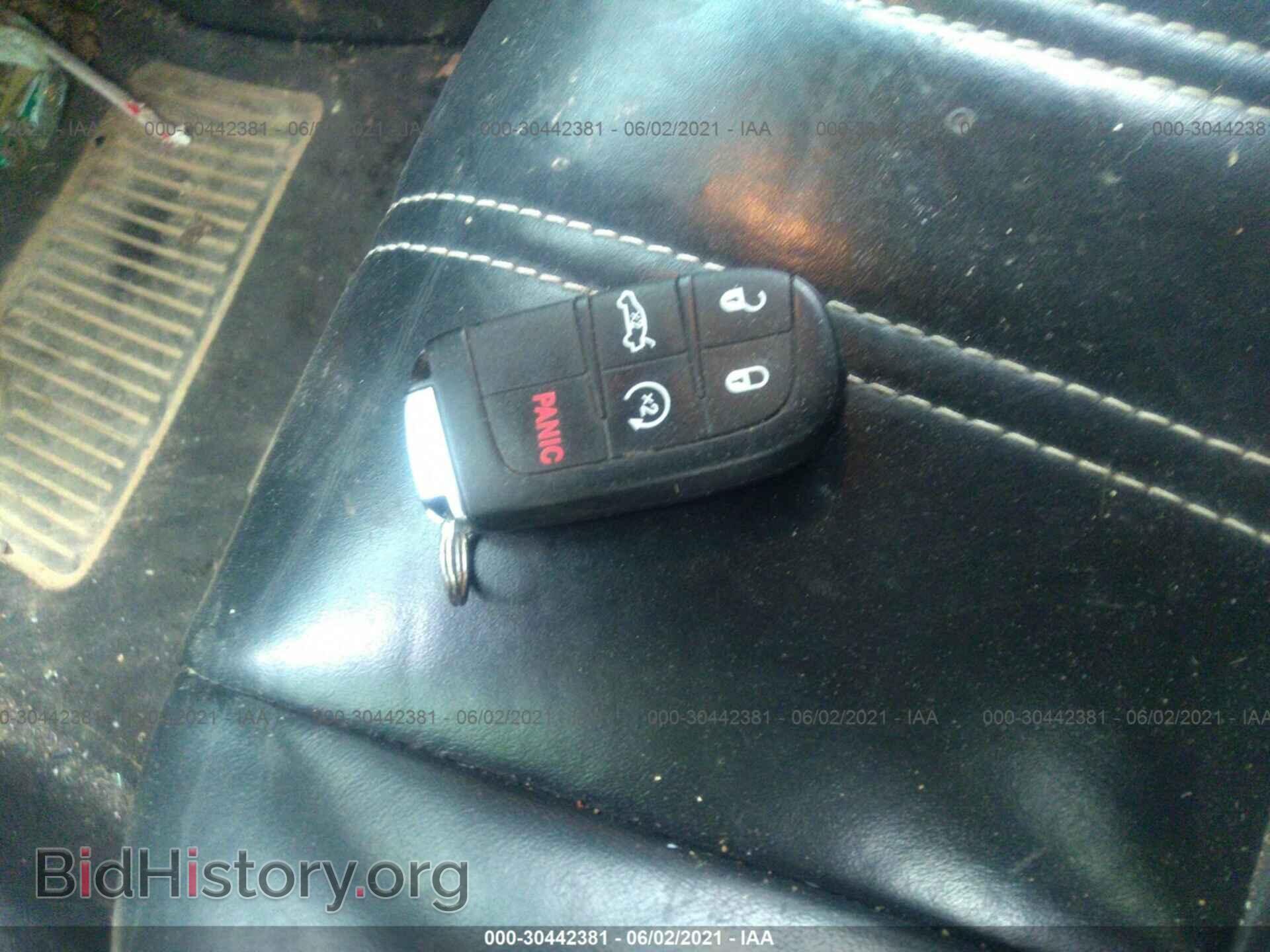 2016 CHRYSLER 300 - VIN: 2C3CCAGG7GH261908 - Photo 11