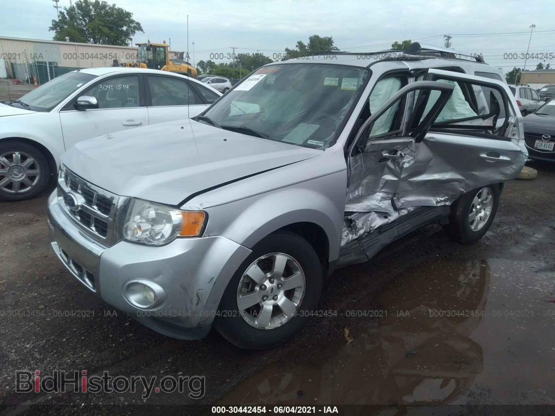 2011 FORD ESCAPE - VIN: 1FMCU0E73BKB27528 - Фото 2