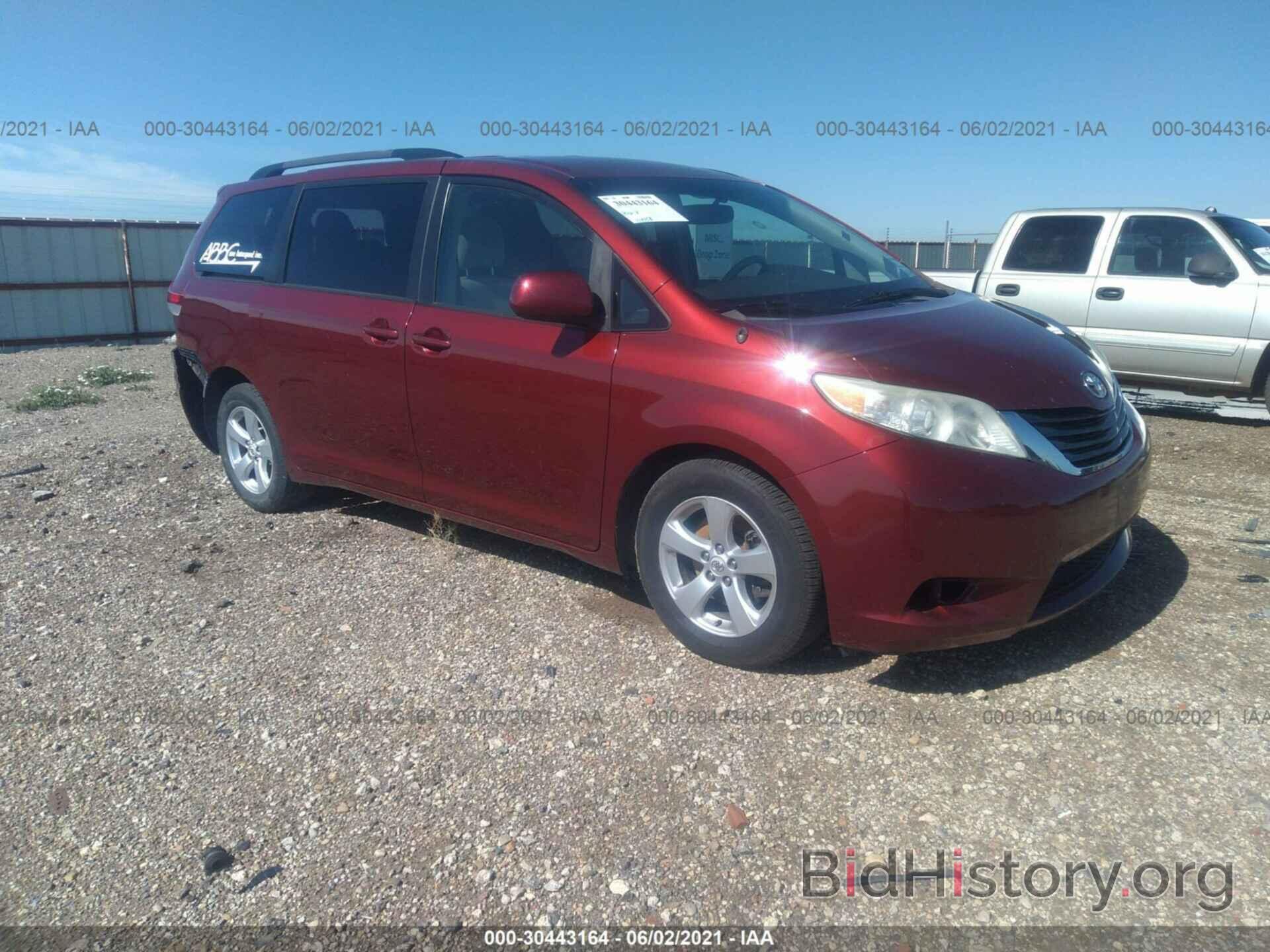 Photo 5TDKK3DC0CS201181 - TOYOTA SIENNA 2012